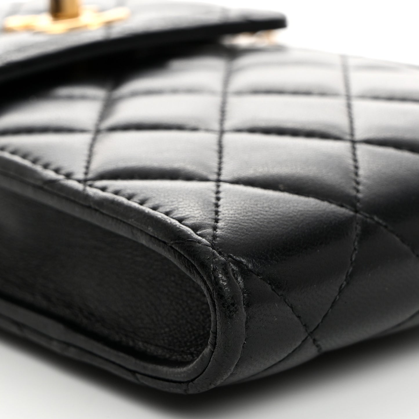 Lambskin Quilted Pearl Crush Phone Holder With Chain Black