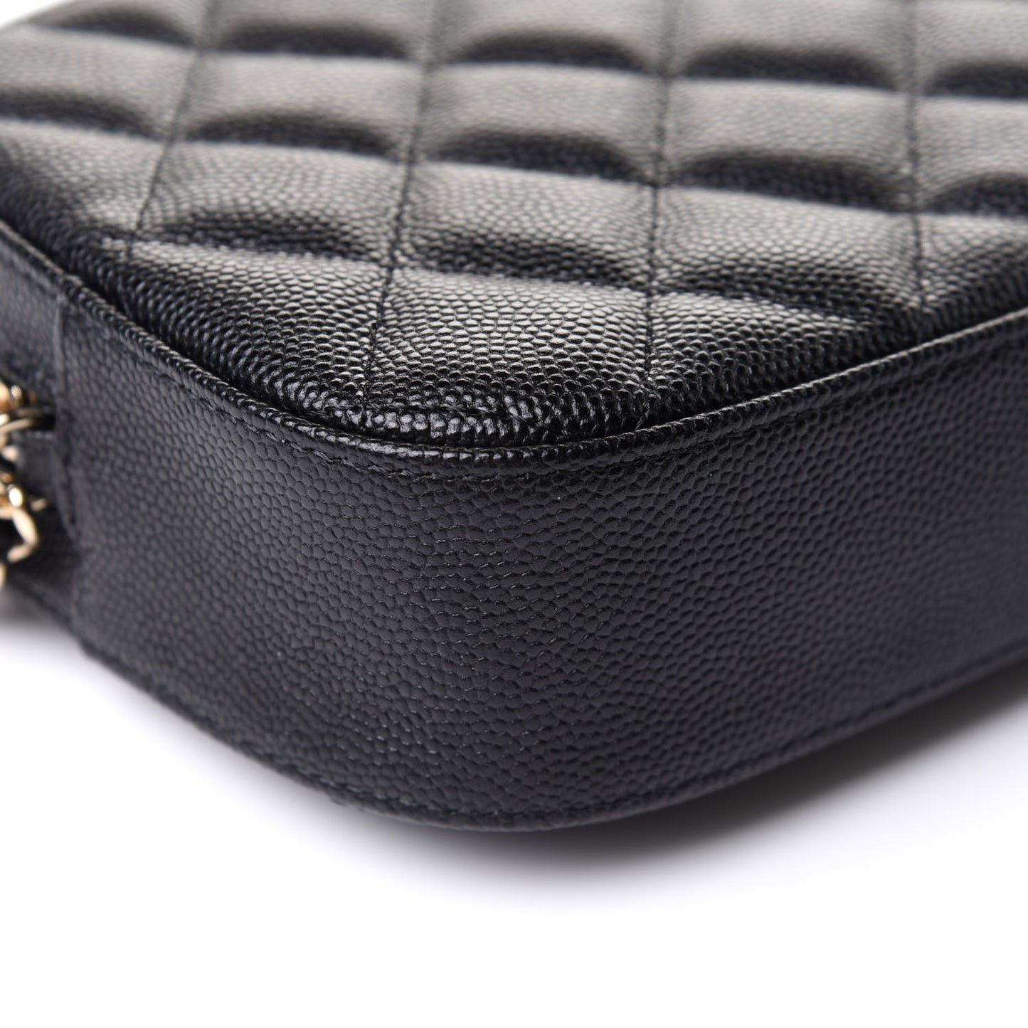Caviar Quilted Vanity With Chain Black