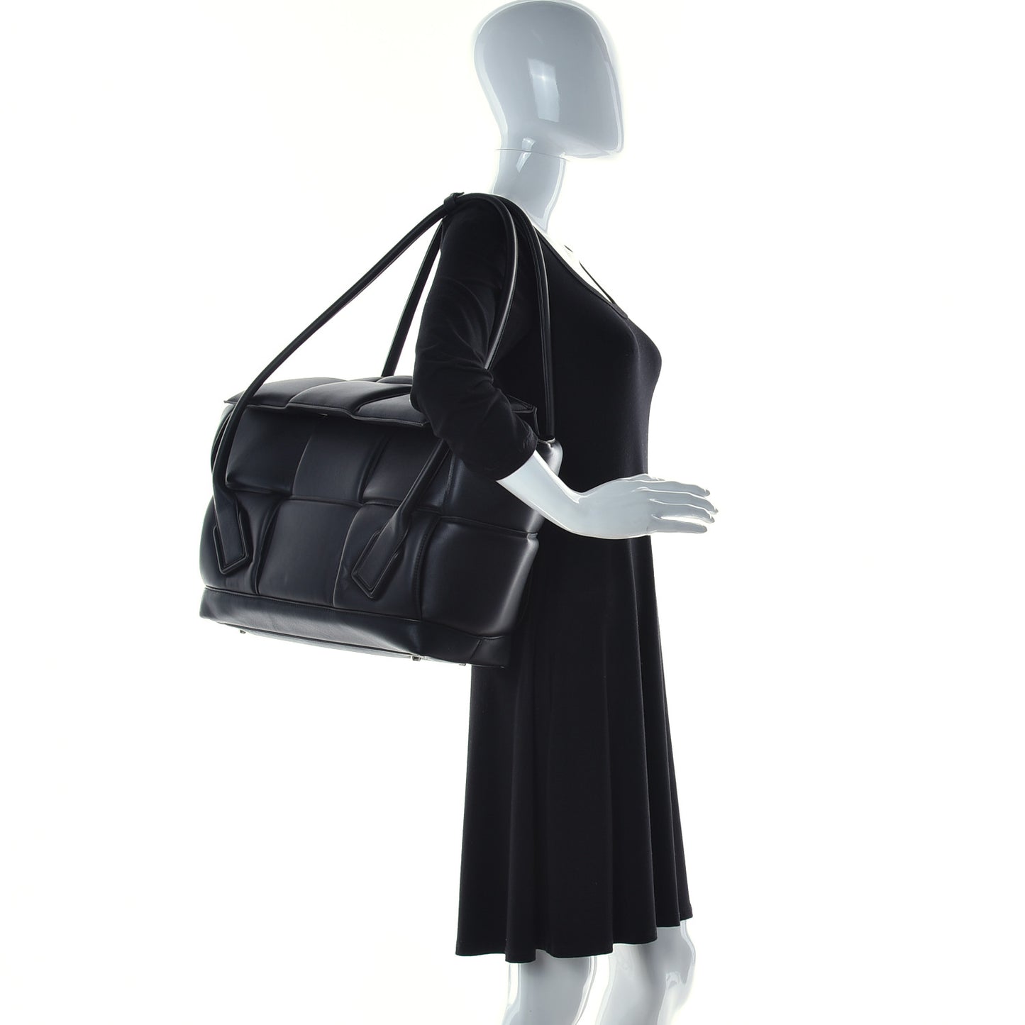 Nappa Maxi Intrecciato Padded Large Arco Black
