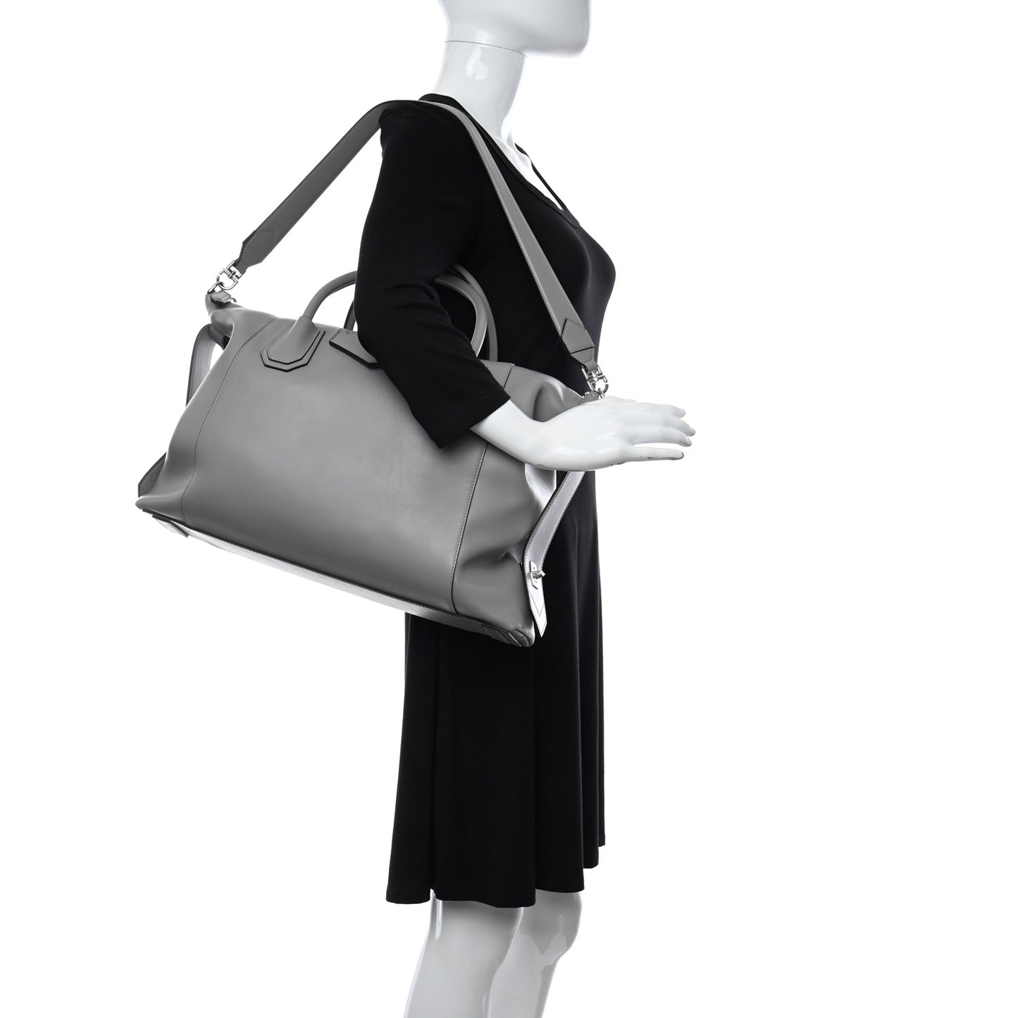 Smooth Calfskin Medium Soft Antigona Grey