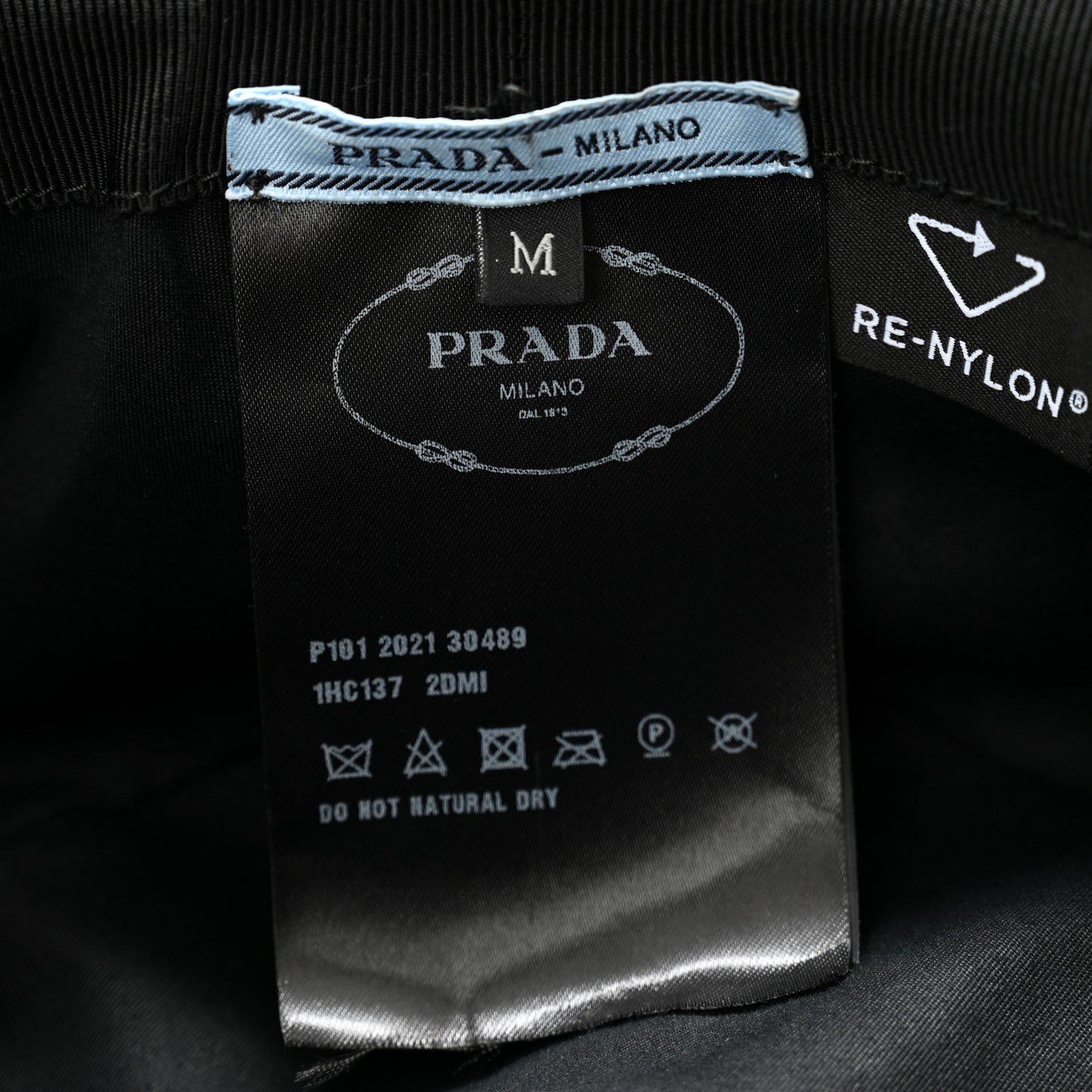 Re-Nylon Metal Triangle Logo Womens Bucket Hat M Black