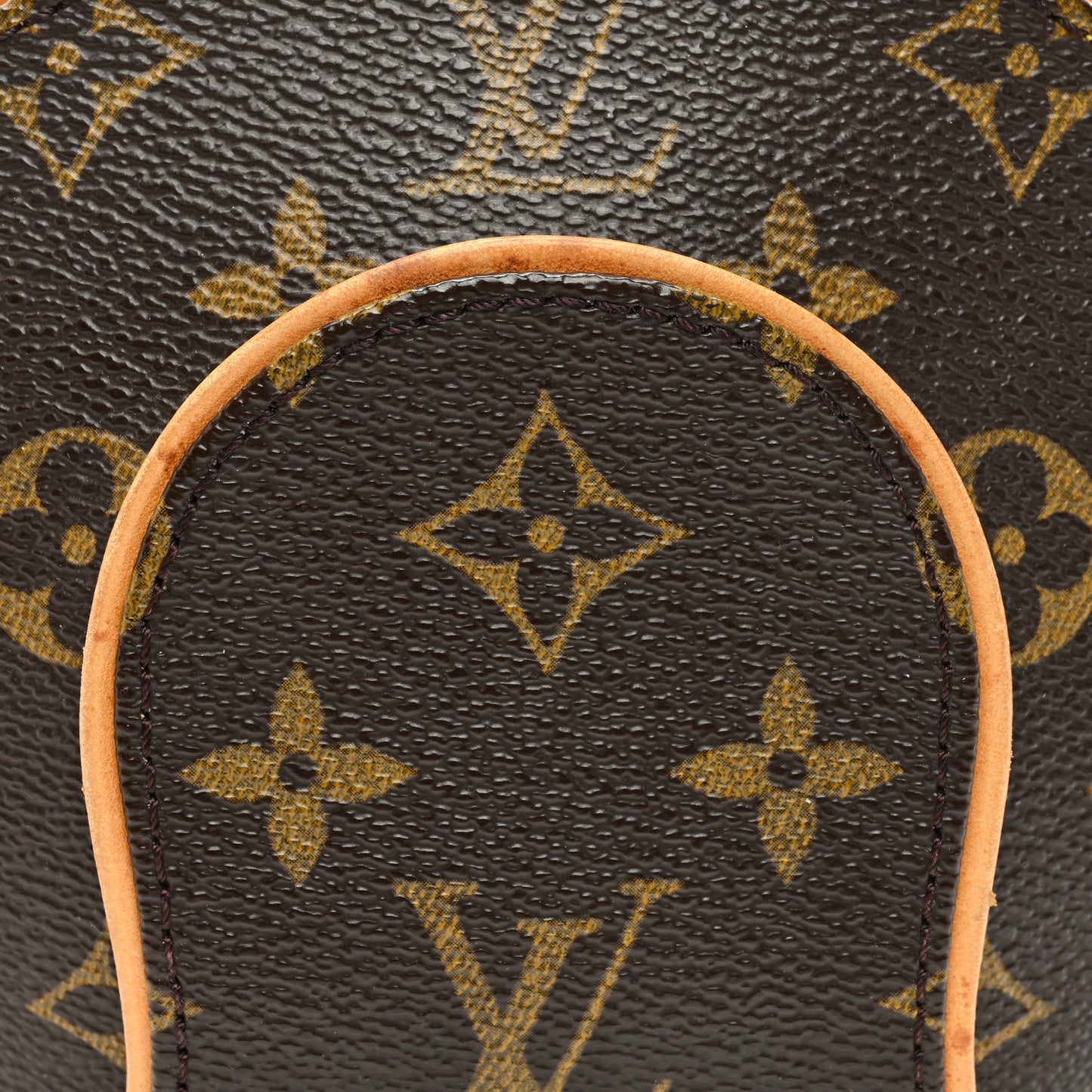 LOUIS VUITTON Monogram Mini Ellipse Wristlet Clutch