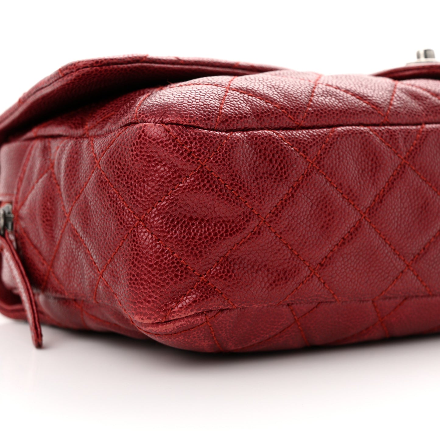 Iridescent Caviar Quilted Large Chic Flap Red
