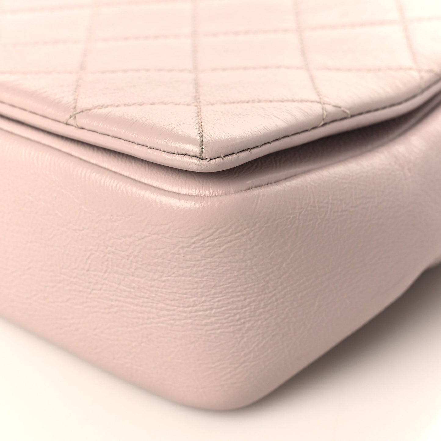 Shiny Lambskin Quilted Medium Fashion Therapy Flap Bag Lilac