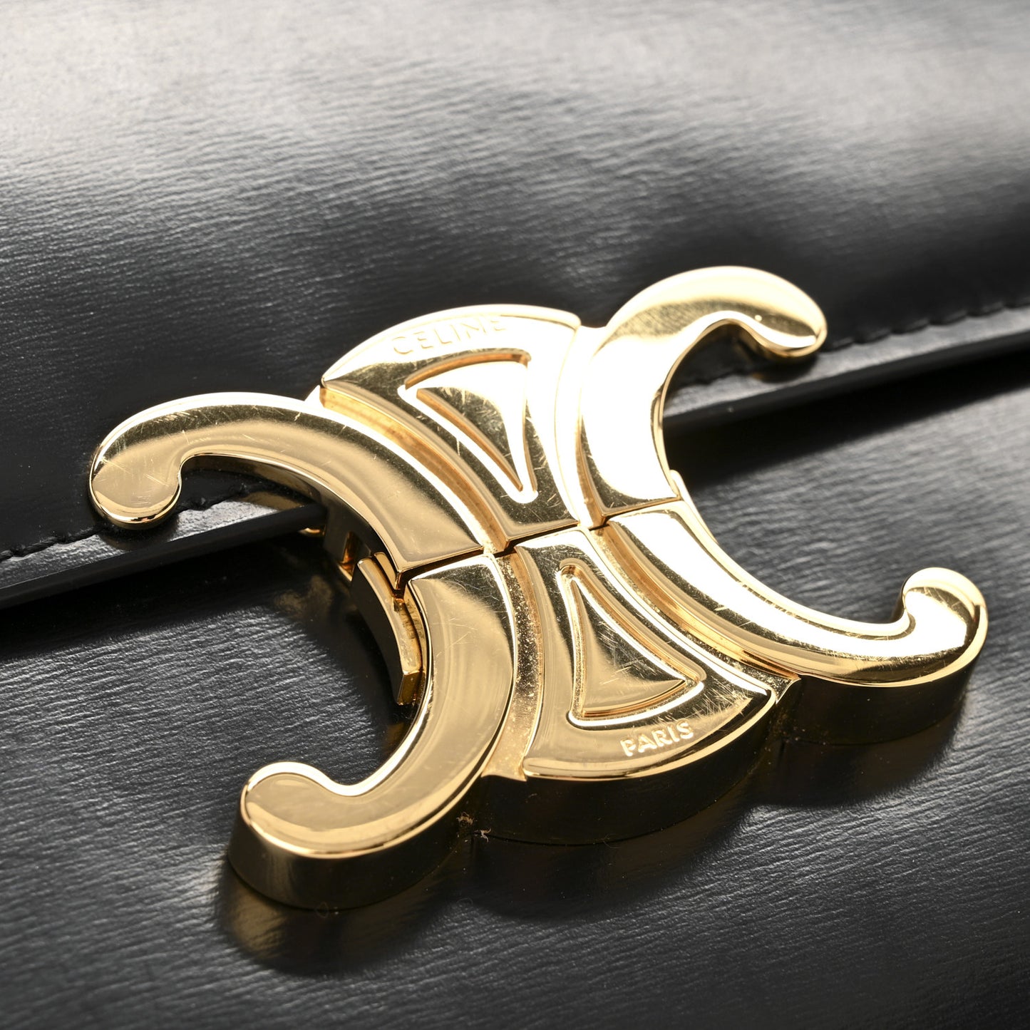 Shiny Calfskin Medium Triomphe Black