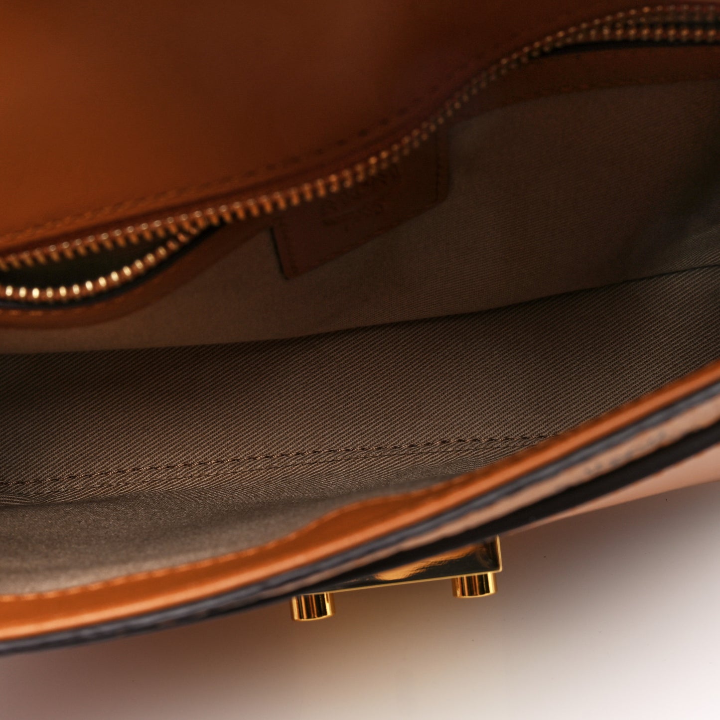 Visetos Small Millie Crossbody Belt Bag Cognac