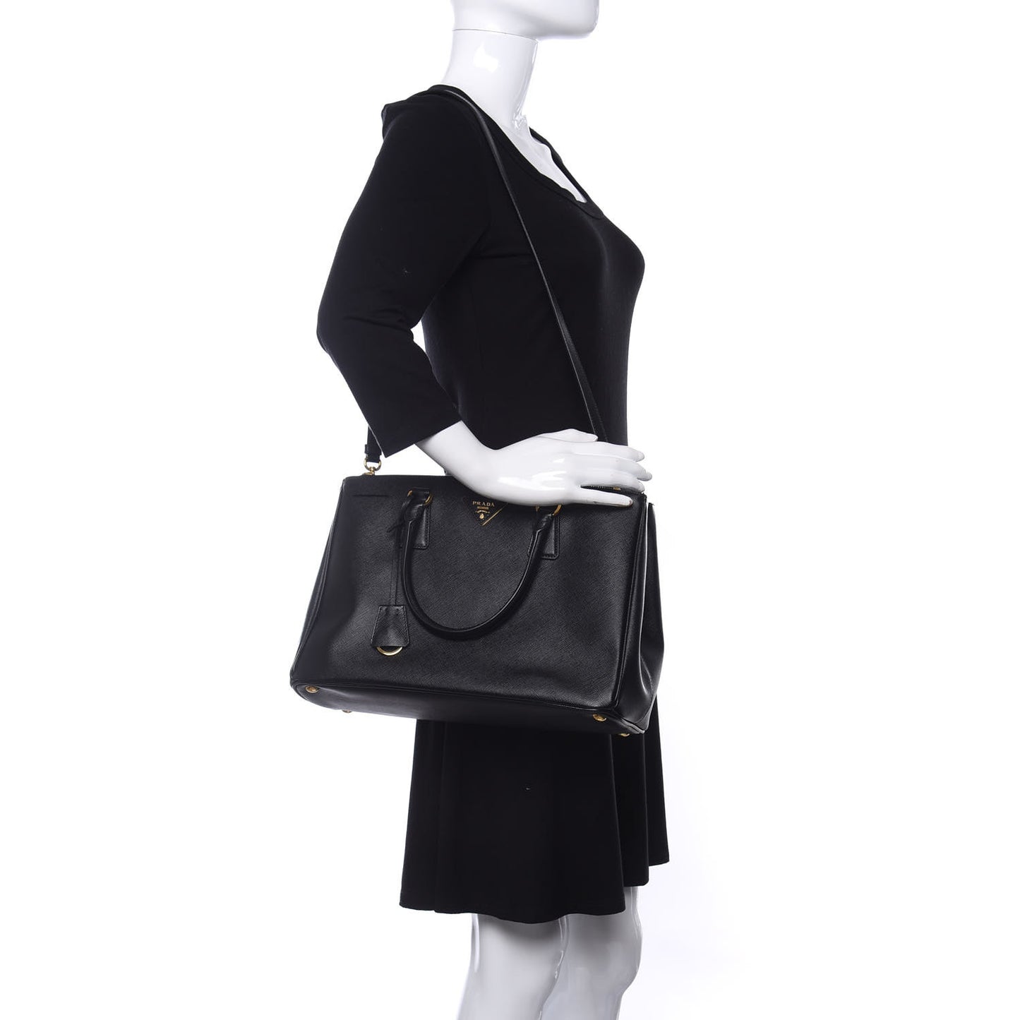 Saffiano Medium Galleria Double Zip Tote Black