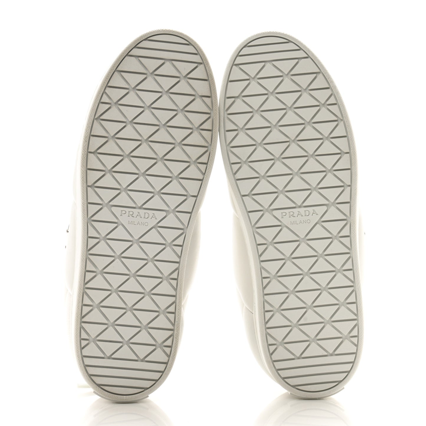 Soft Nappa Triangle Logo Low Top Sneakers 36 White