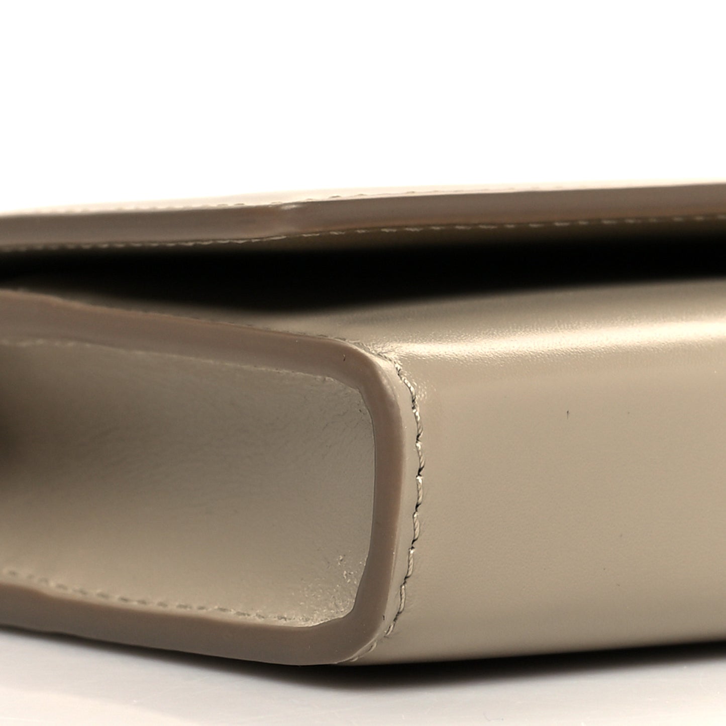 Calfskin 4G Wallet on Chain Dune