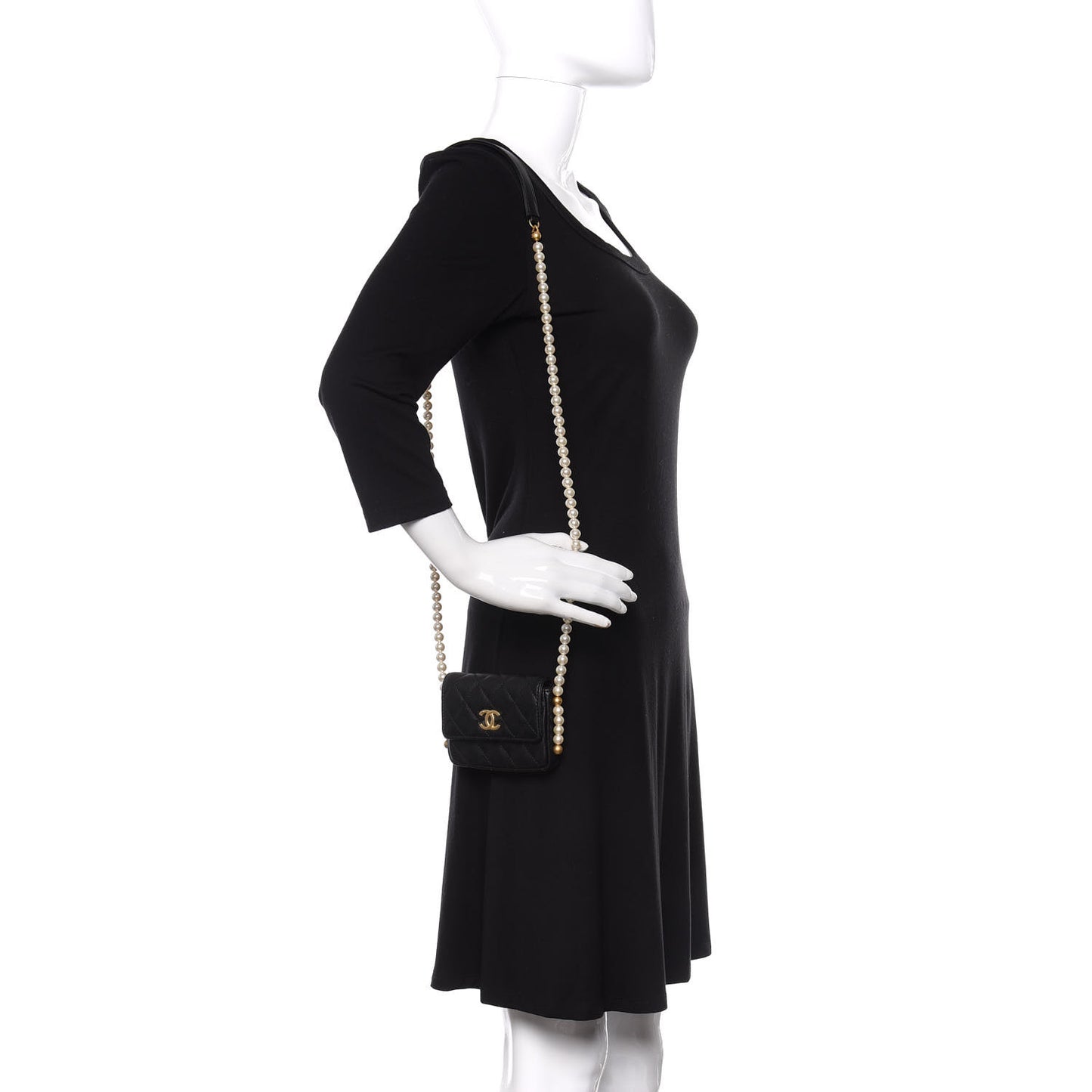 Calfskin Quilted About Pearls Card Holder Flap With Chain Black
