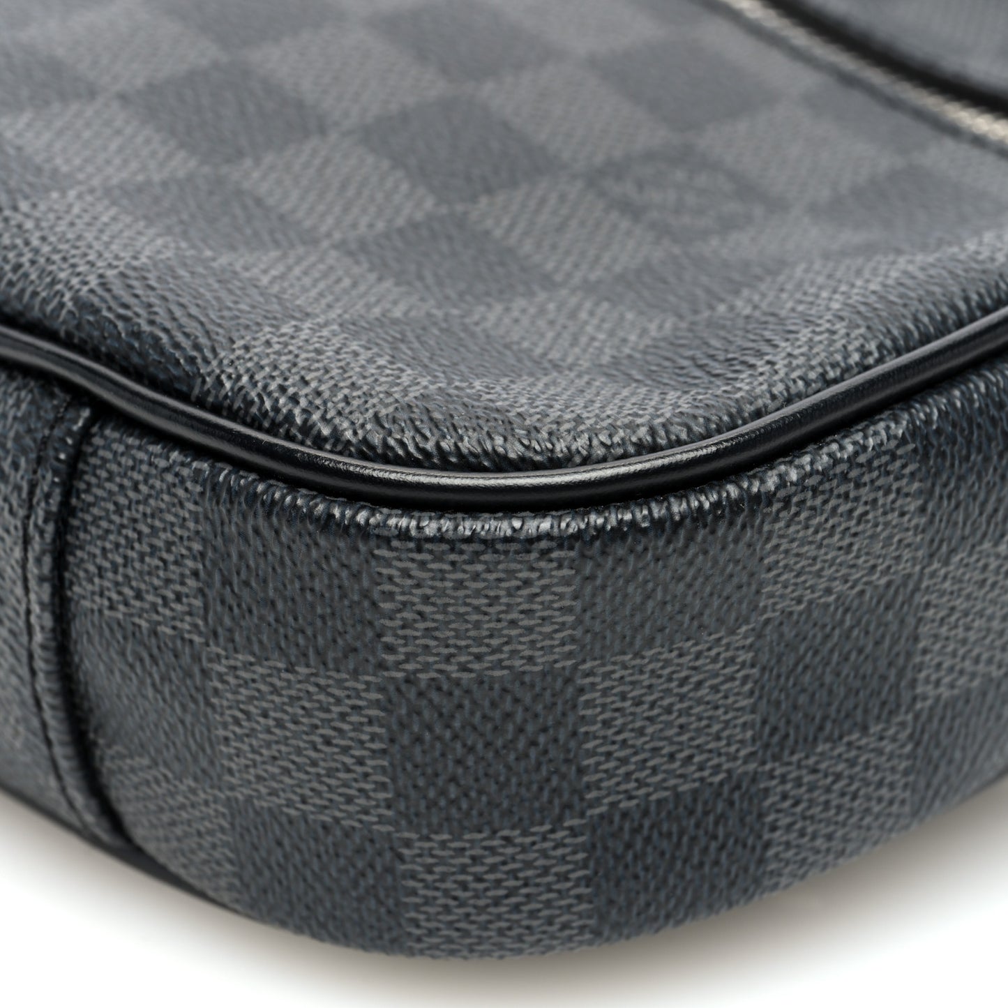 Damier Graphite Ambler