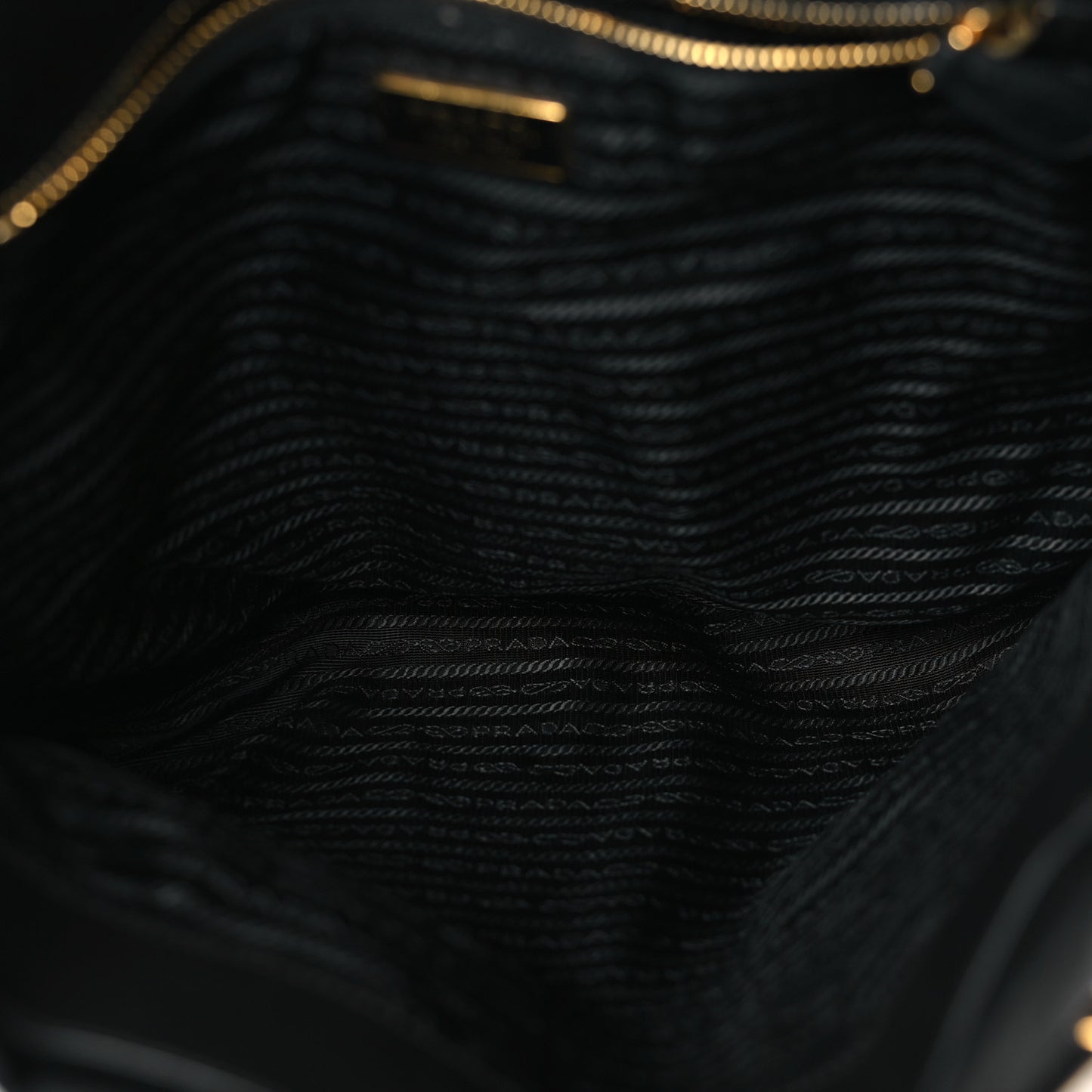 Tessuto Nylon Vitello Daino Tote Black