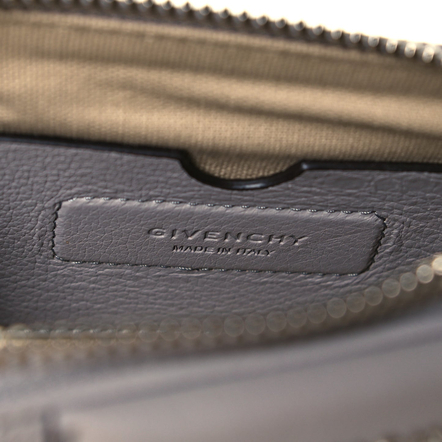 Sugar Goatskin Nano Antigona Pearl Grey