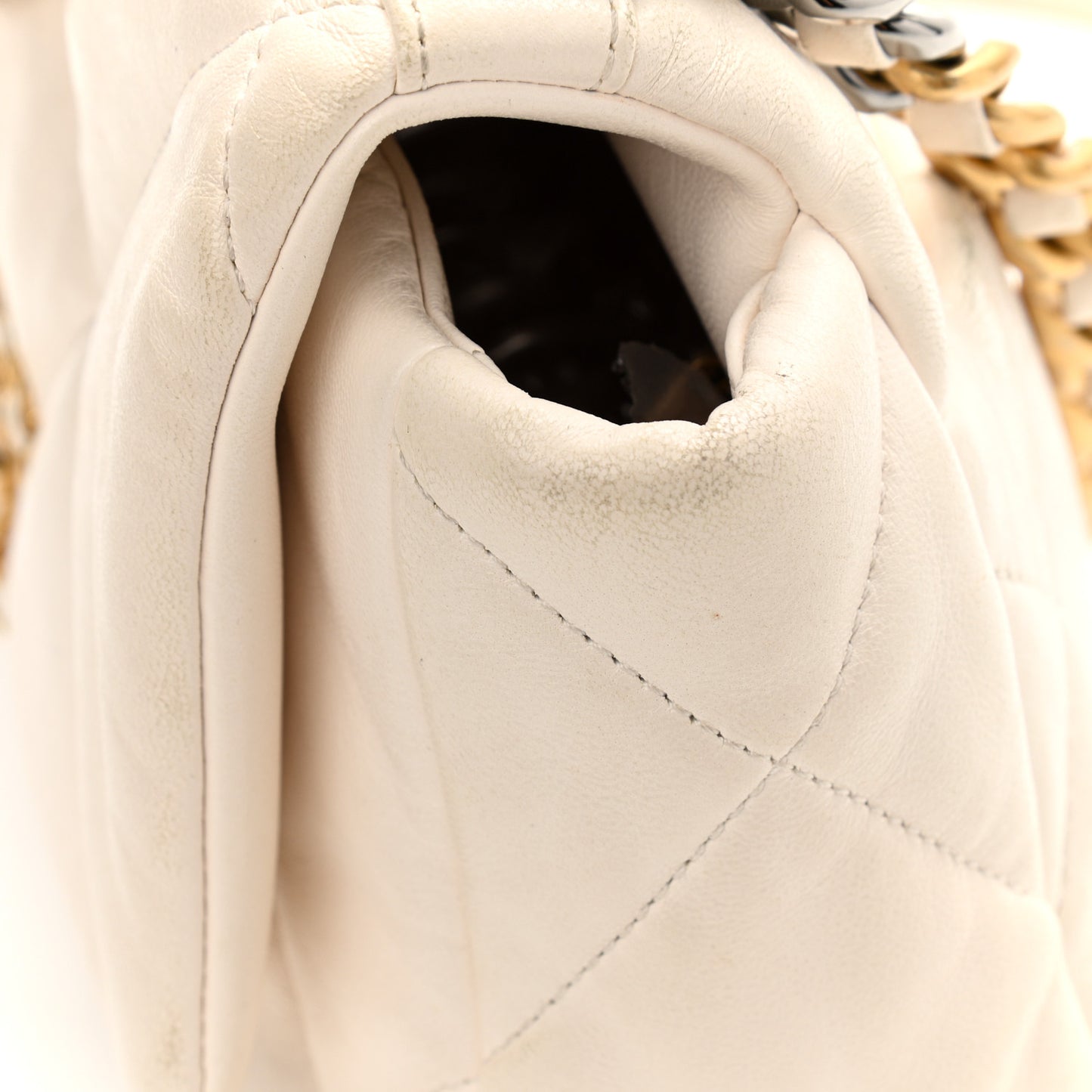 Lambskin Quilted Medium Chanel 19 Flap White