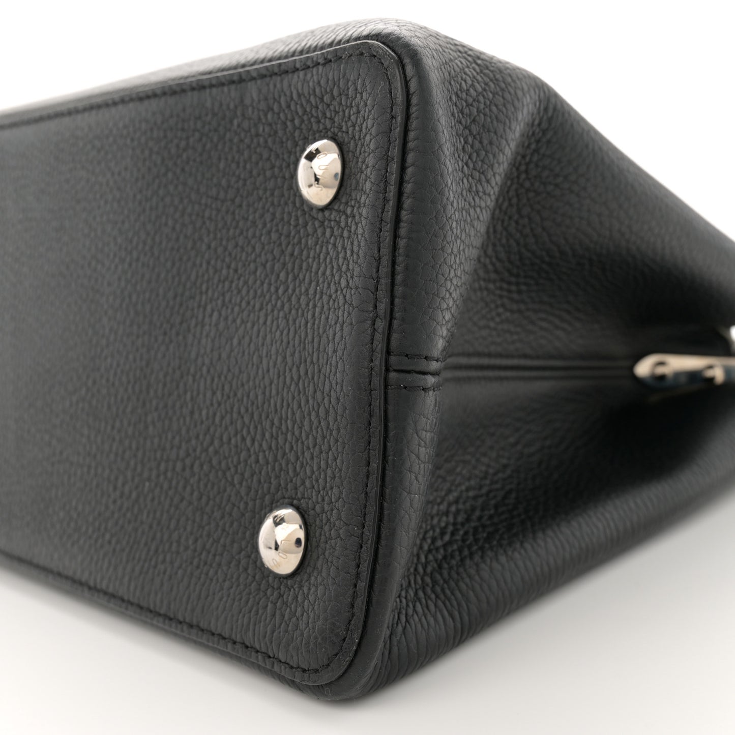 Taurillon Braided Capucines MM Black