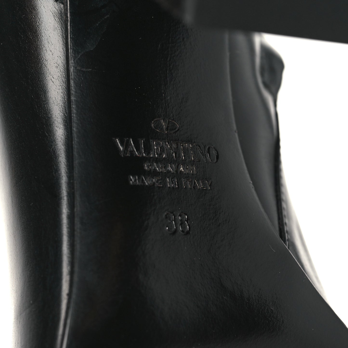 Heritage Calfskin VLogo 90mm Ankle Booties 38 Black