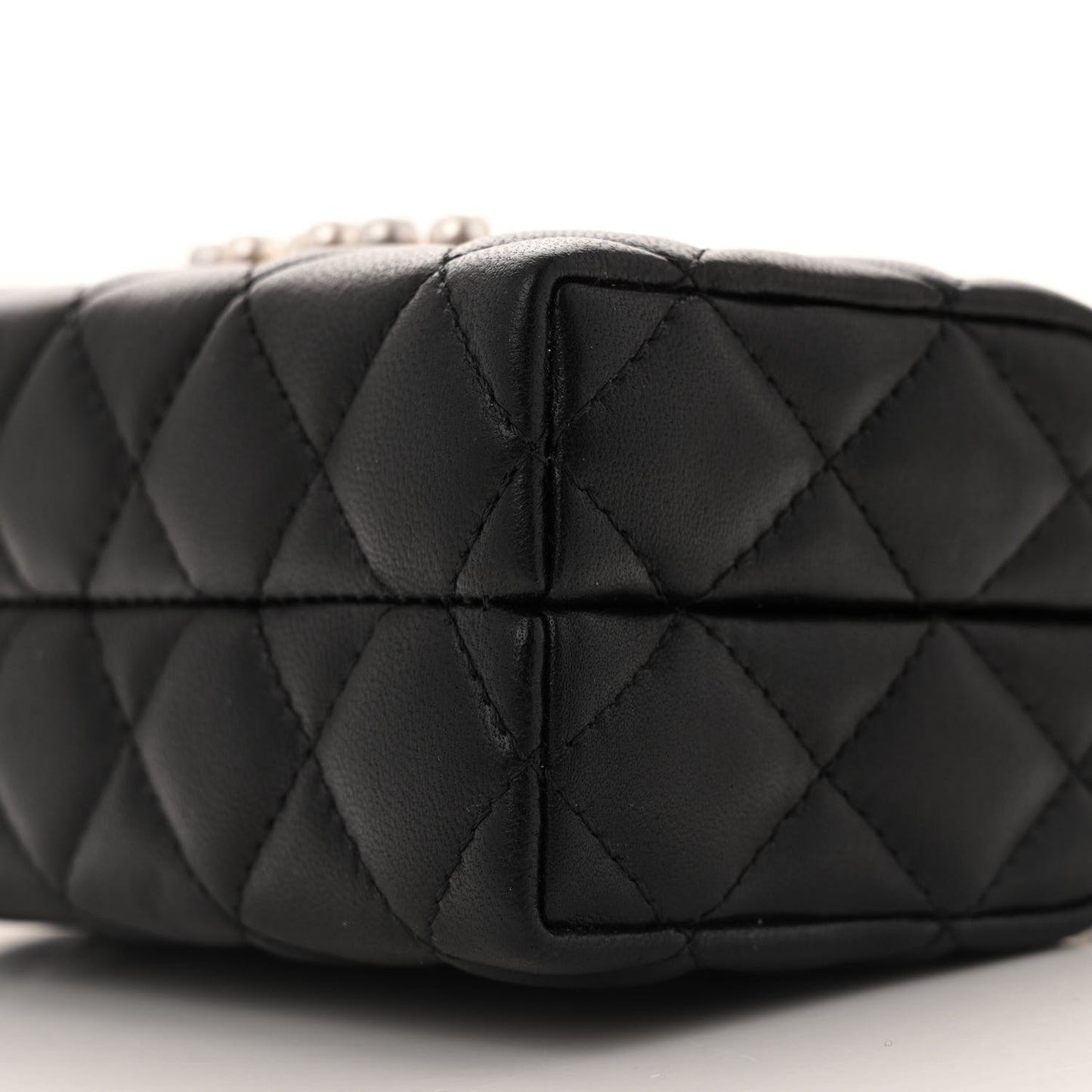 Lambskin Quilted Pearl CC Vanity Case Black