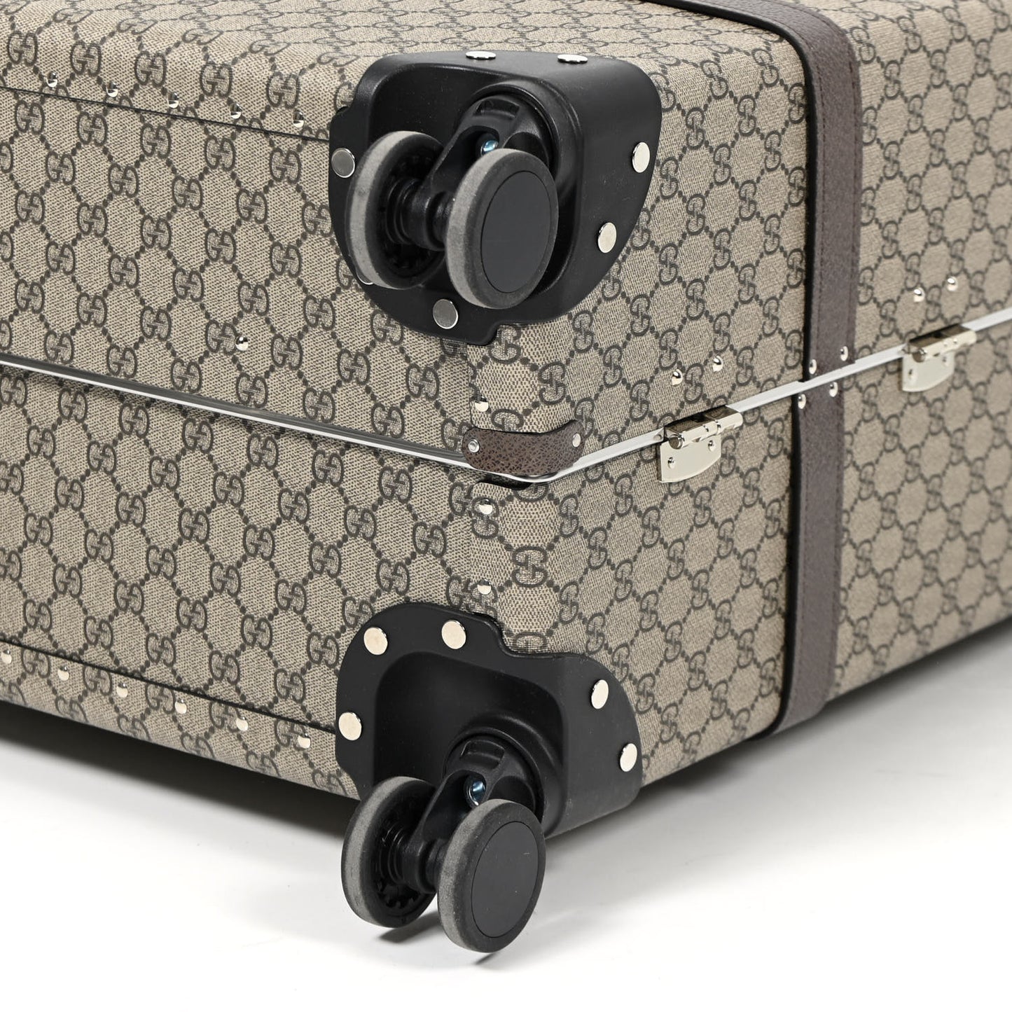 Supreme Monogram Globe-Trotter Carry-On Brown
