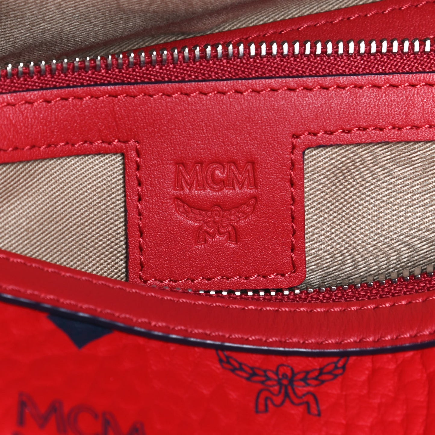 Visetos Medium Essential Boston Bag Red