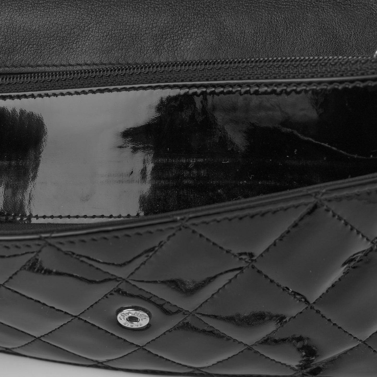 Patent Quilted Brilliant Wallet On Chain WOC Black