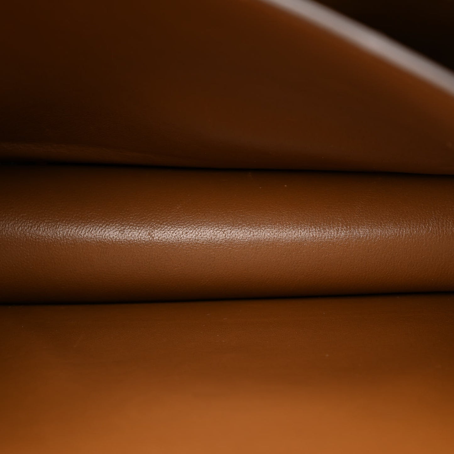 Box Calfskin Medium Classic Box Flap Bag Camel