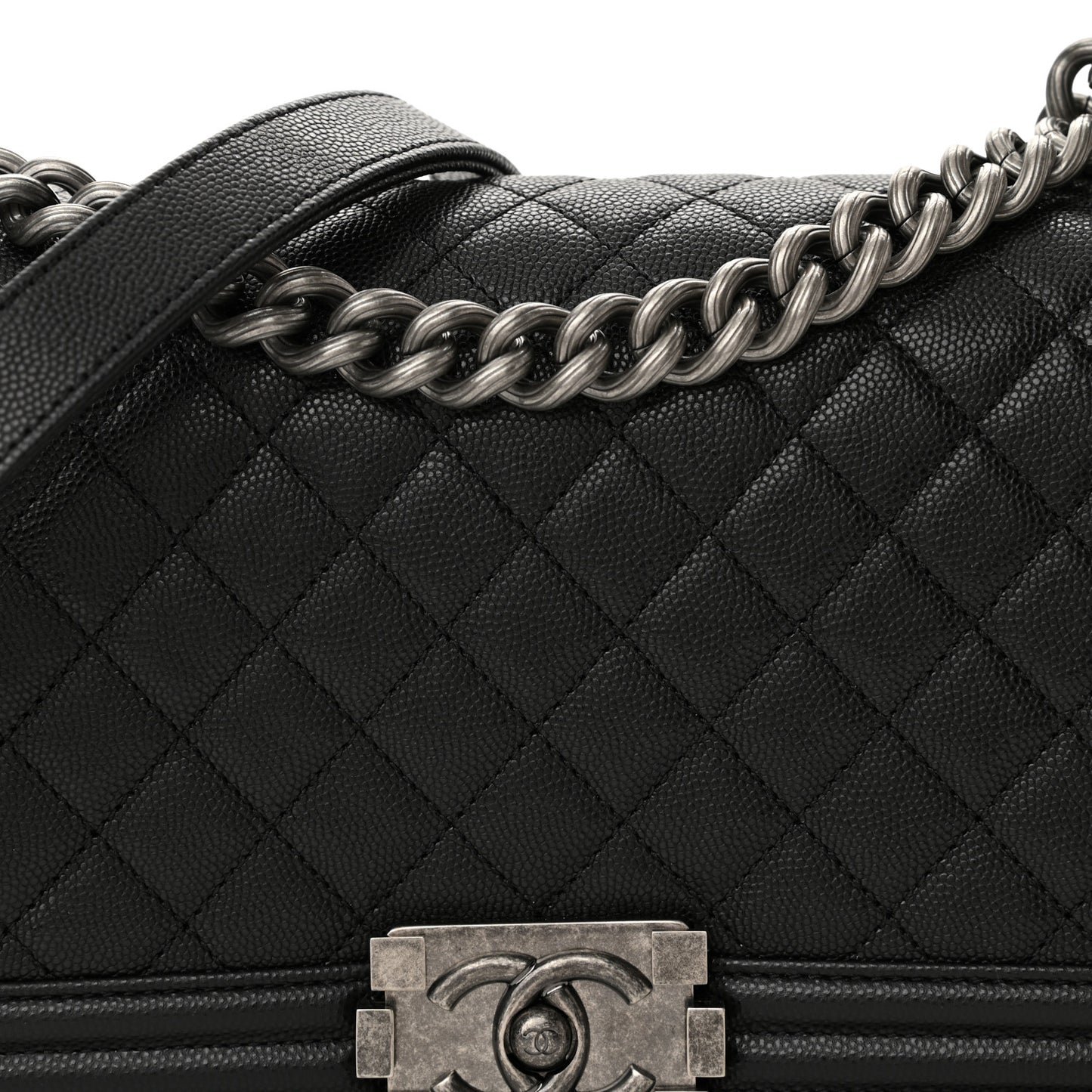 Caviar Quilted Medium Boy Flap Black