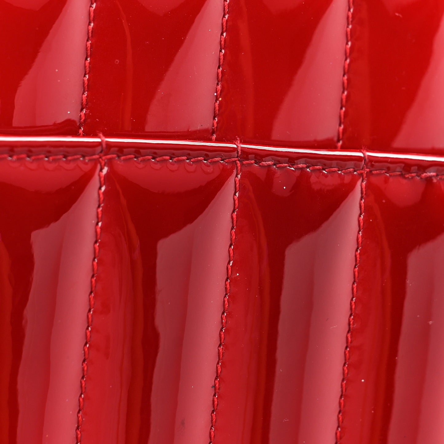 Patent Matelasse Monogram Large Vicky Chain Bag Rouge Eros