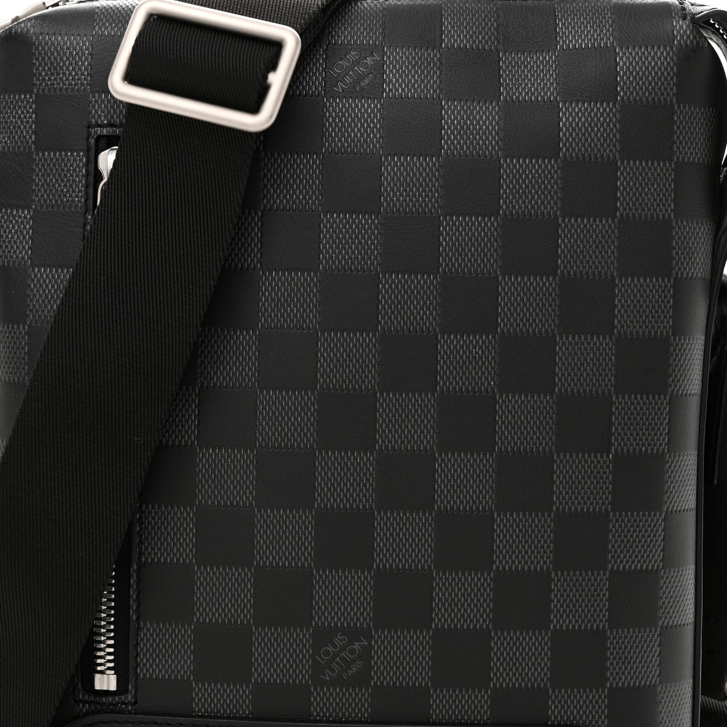 Damier Infini Discovery Messenger BB Onyx