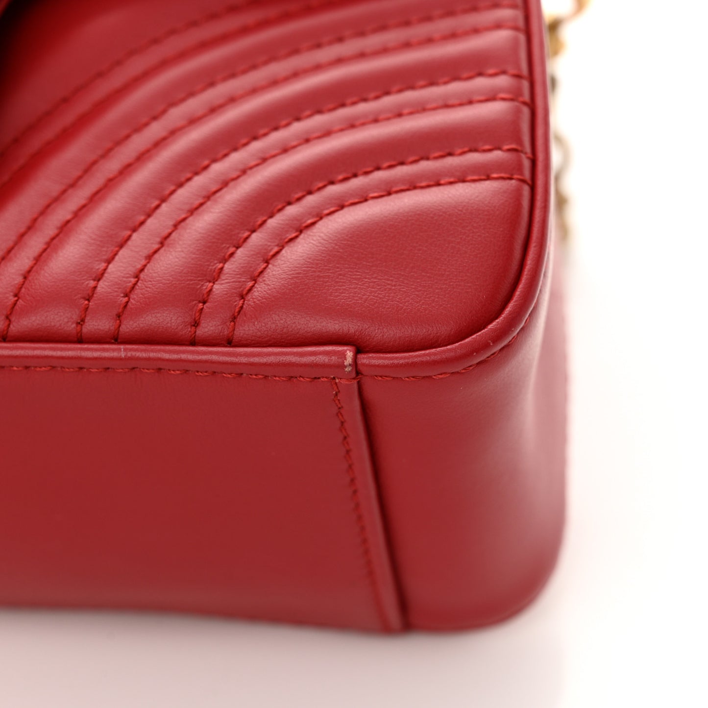 Calfskin Matelasse Mini GG Marmont Top Handle Shoulder Bag Hibiscus Red