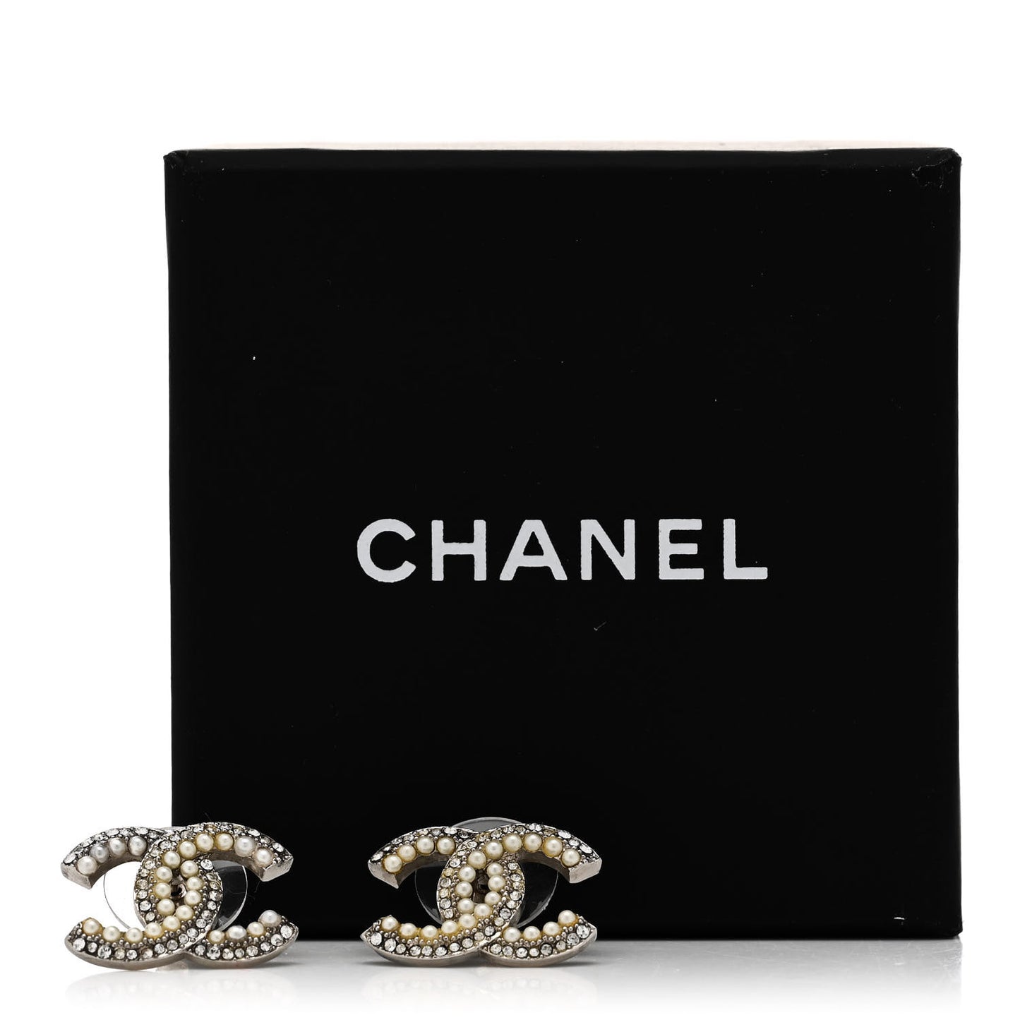 Pearl Crystal CC Snow Palace Earrings Silver