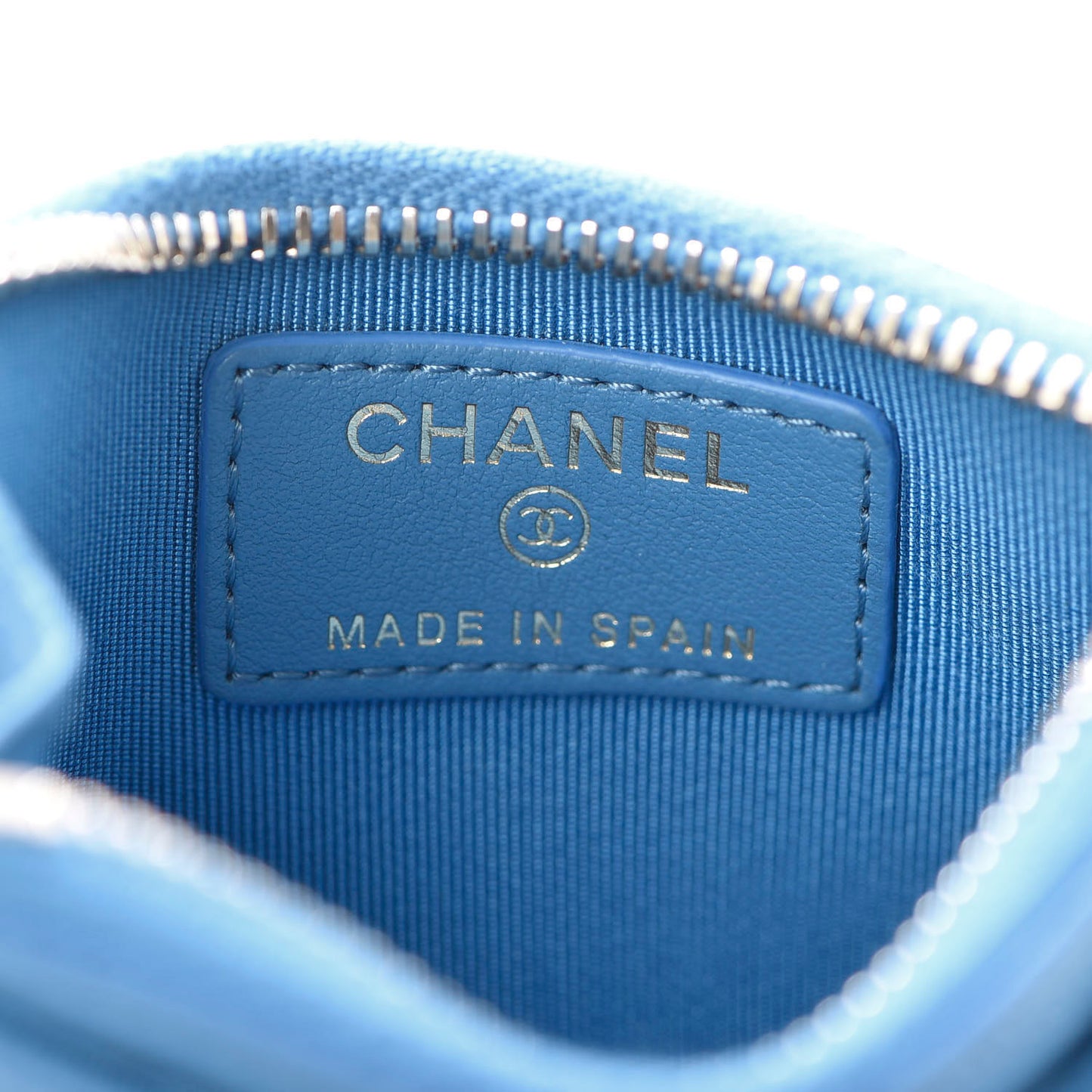 Caviar Quilted CC Zip Card Holder Blue