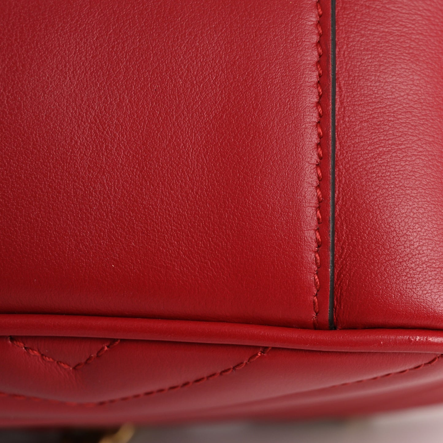 Calfskin Matelasse Small GG Marmont Shoulder Bag Hibiscus Red