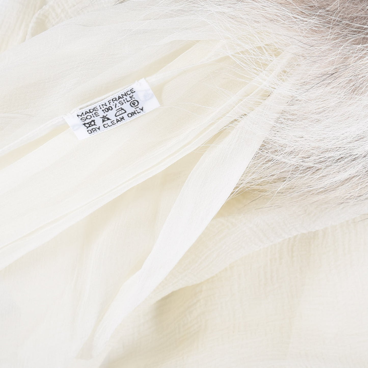 Silk Coyote Fur Muffler Collar Ivory