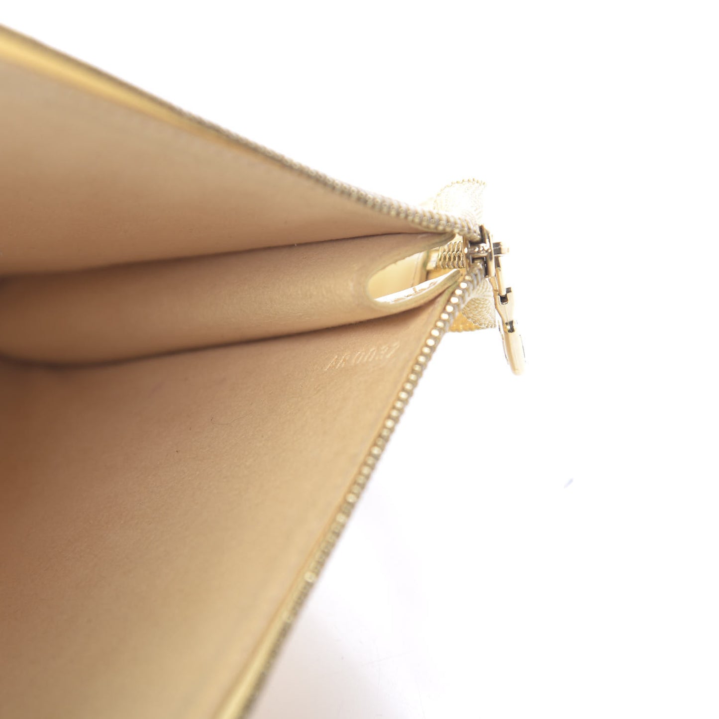Epi Pochette Accessories 24 Vanilla