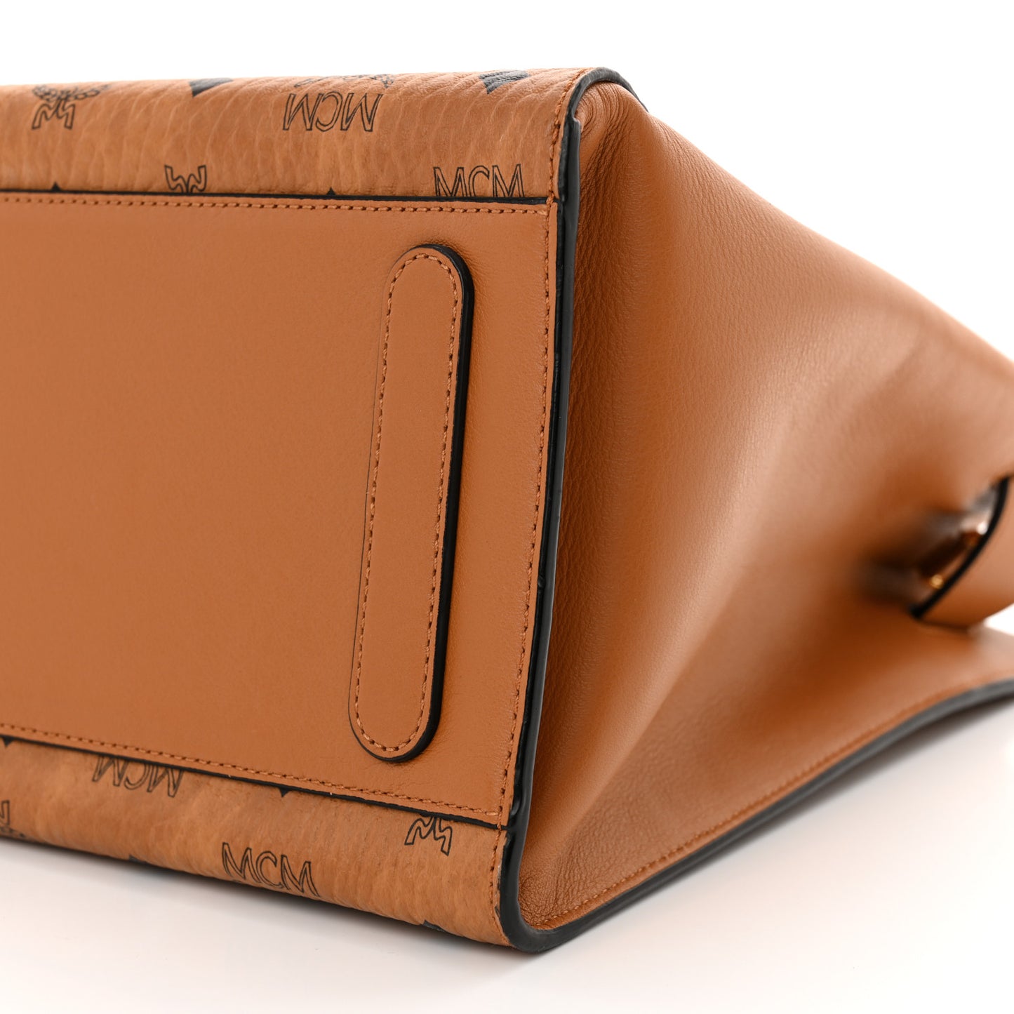 Visetos Calfskin Essential Bucket Bag Cognac