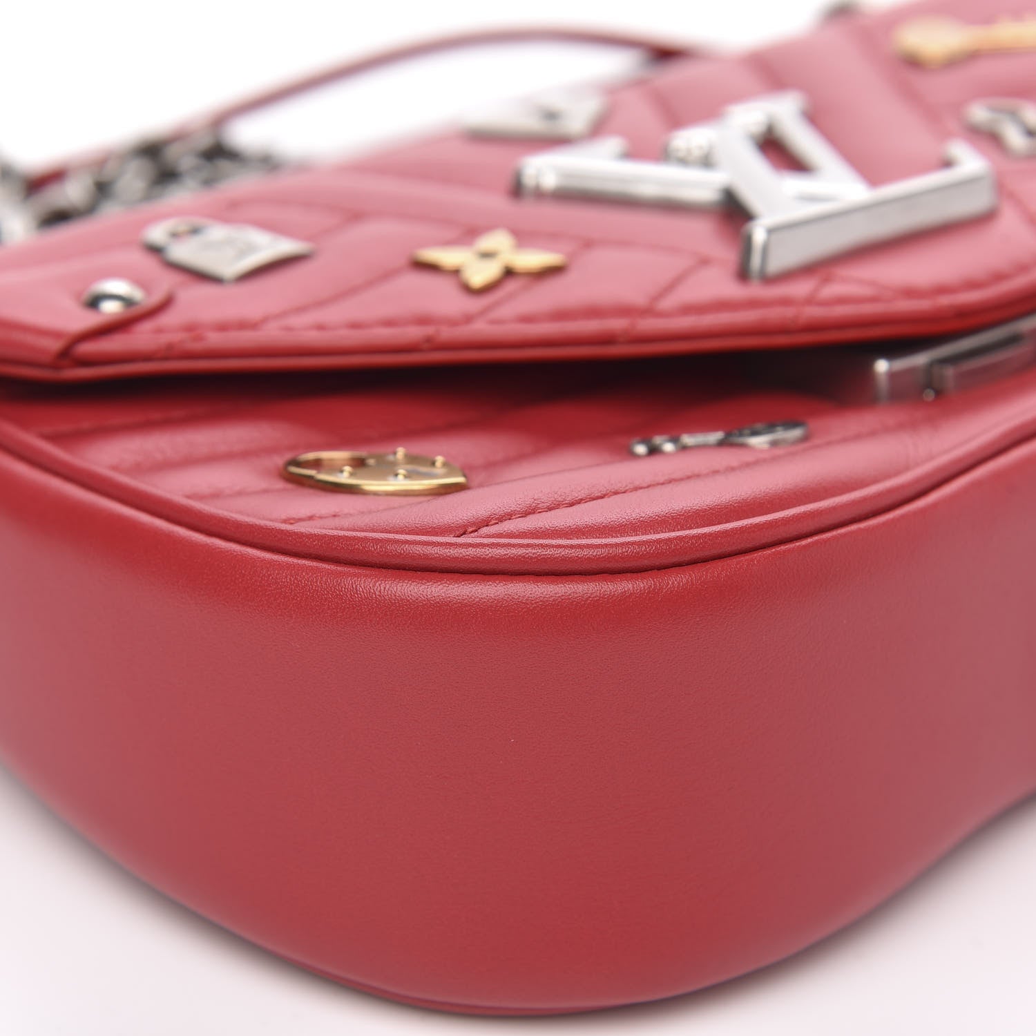 Louis Vuitton Calfskin Love Lock New Wave Chain MM Scarlet 7 of 11