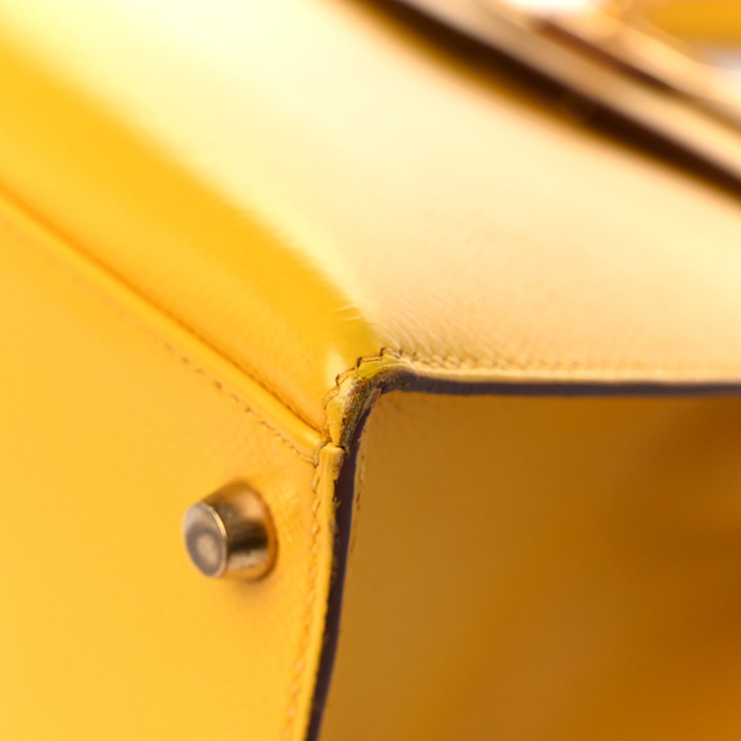 Epsom Kelly Sellier 28 Jaune Ambre