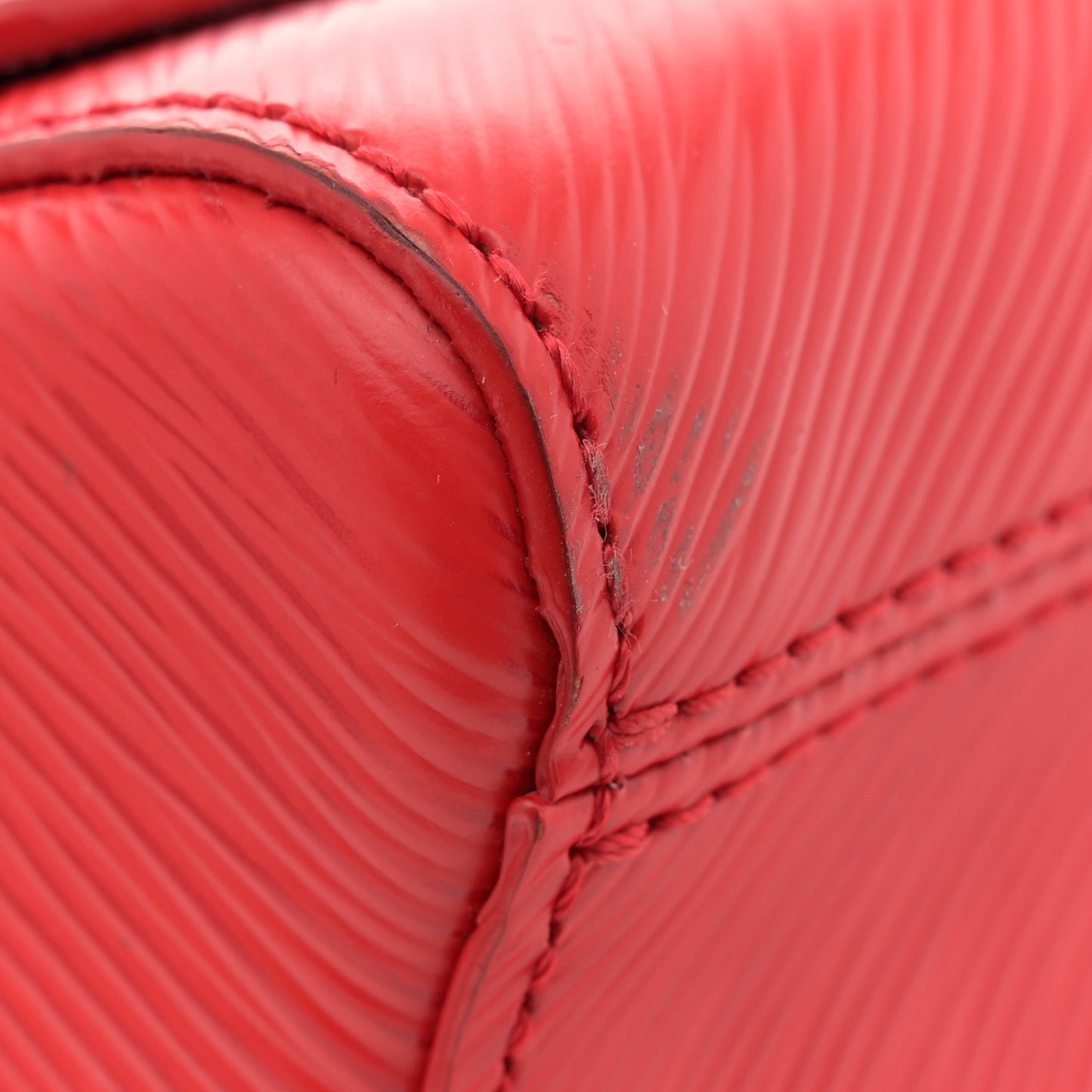 Epi Twist Shoulder Bag MM Coquelicot