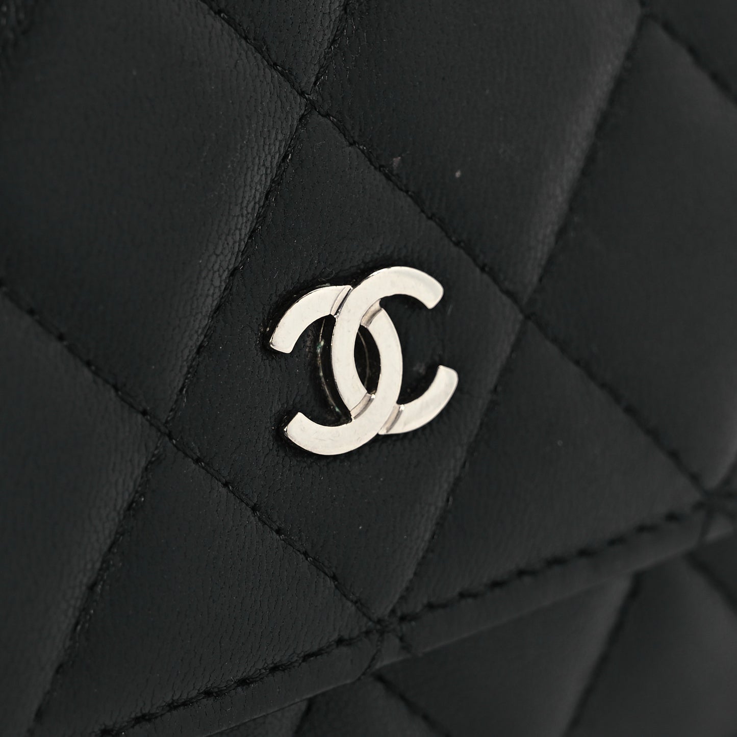 Lambskin Quilted Wallet On Chain WOC Black