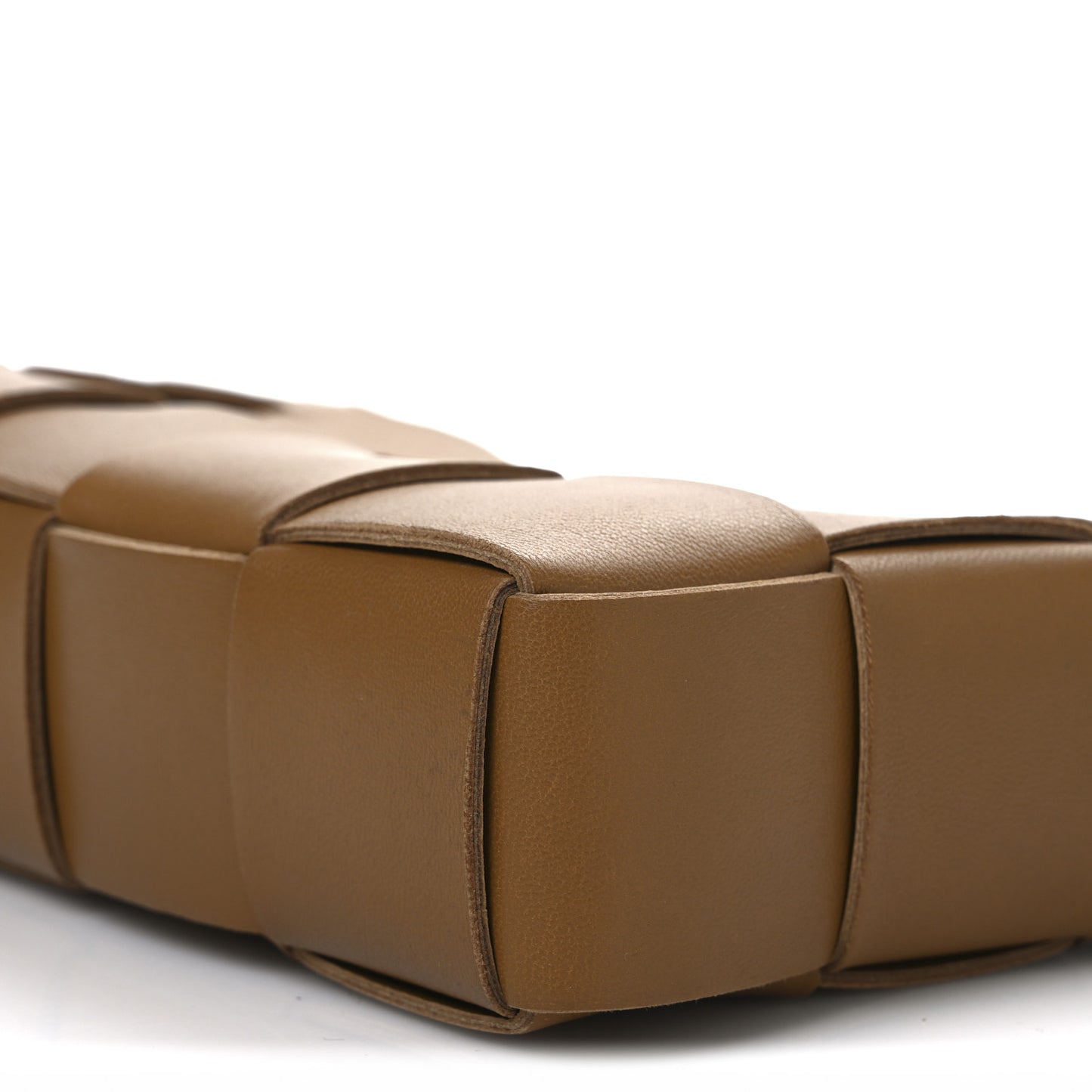 Calfskin Maxi Intrecciato Cassette Pouch On Strap Camel