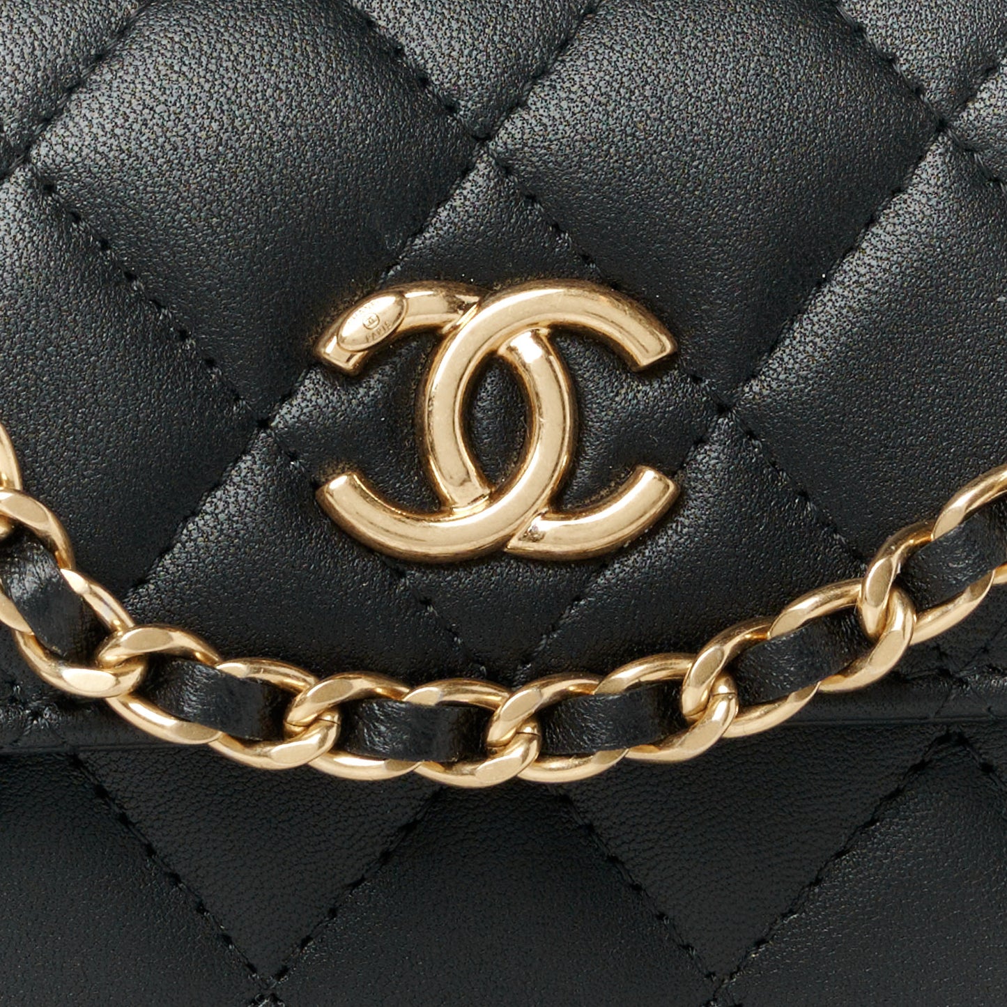 Lambskin Pearl Crystal Quilted Pearly Girl Handle Flap Phone Holder With Chain Black