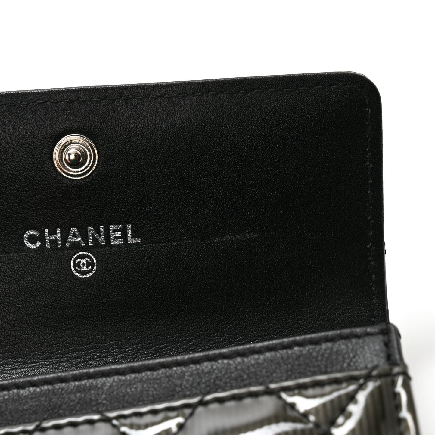 Striated Patent Quilted Card Holder Black
