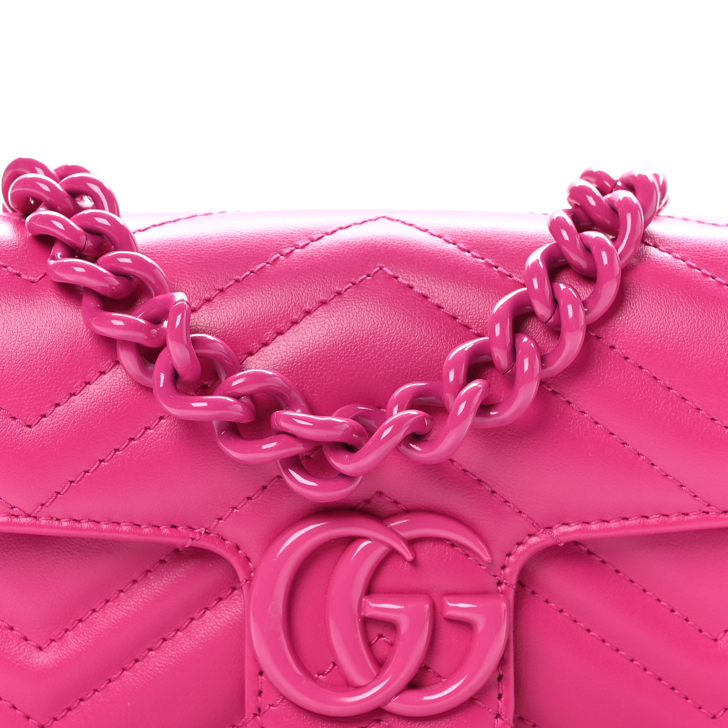 Calfskin Matelasse Monochrome GG Marmont Chain Belt Bag Classic Fuxia