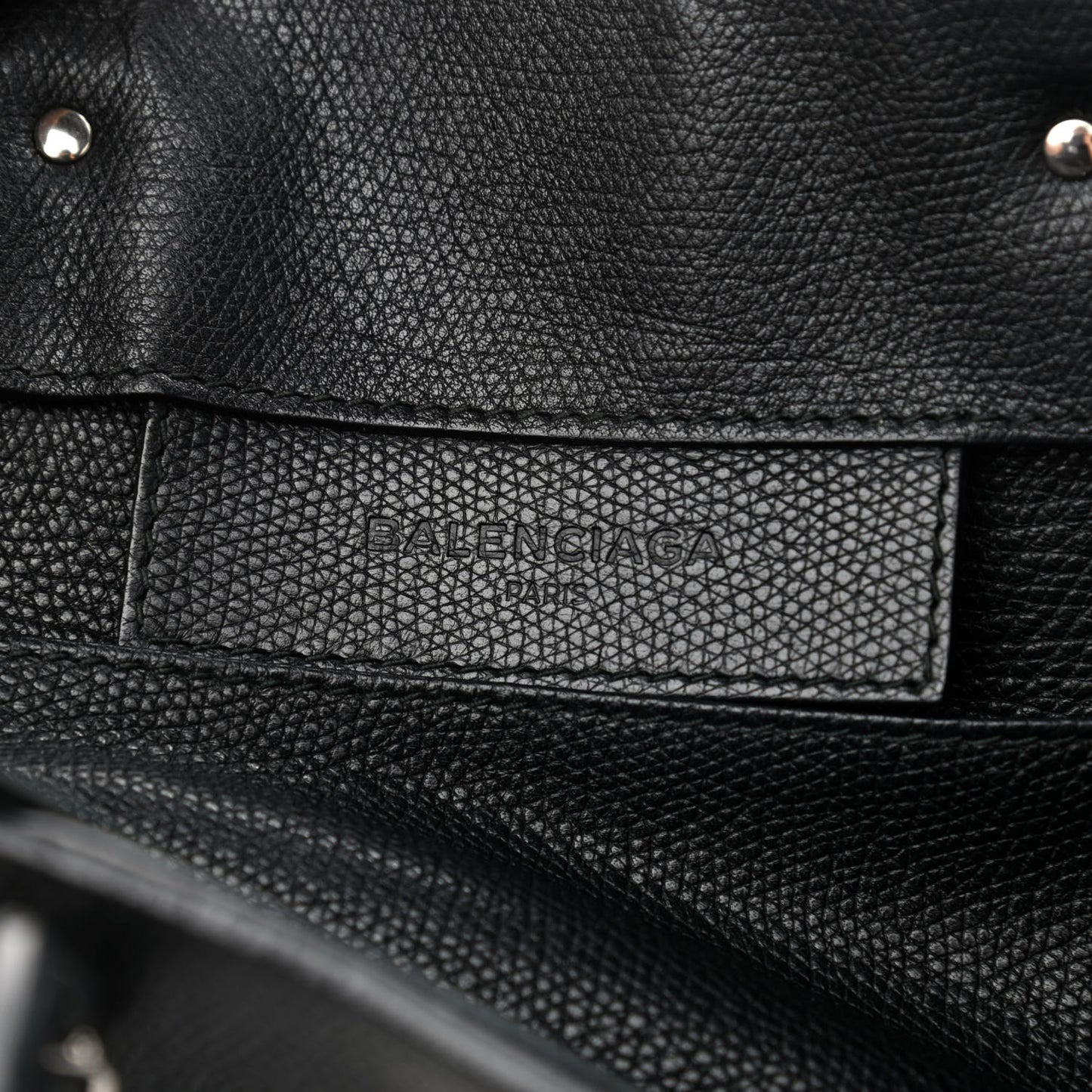 Grained Calfskin Plate Hardware Papier A6 Zip Around Tote Black