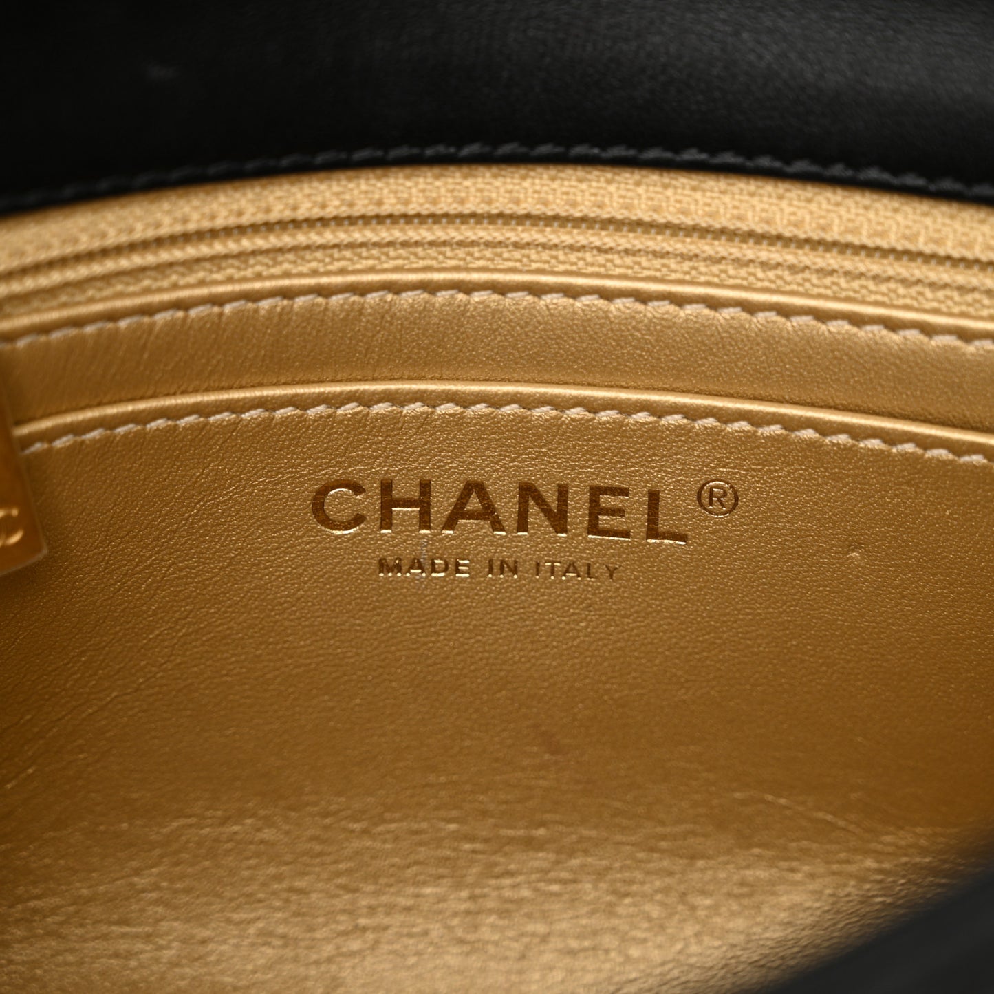 Lambskin Quilted Mini Pearl Crush Flap Black