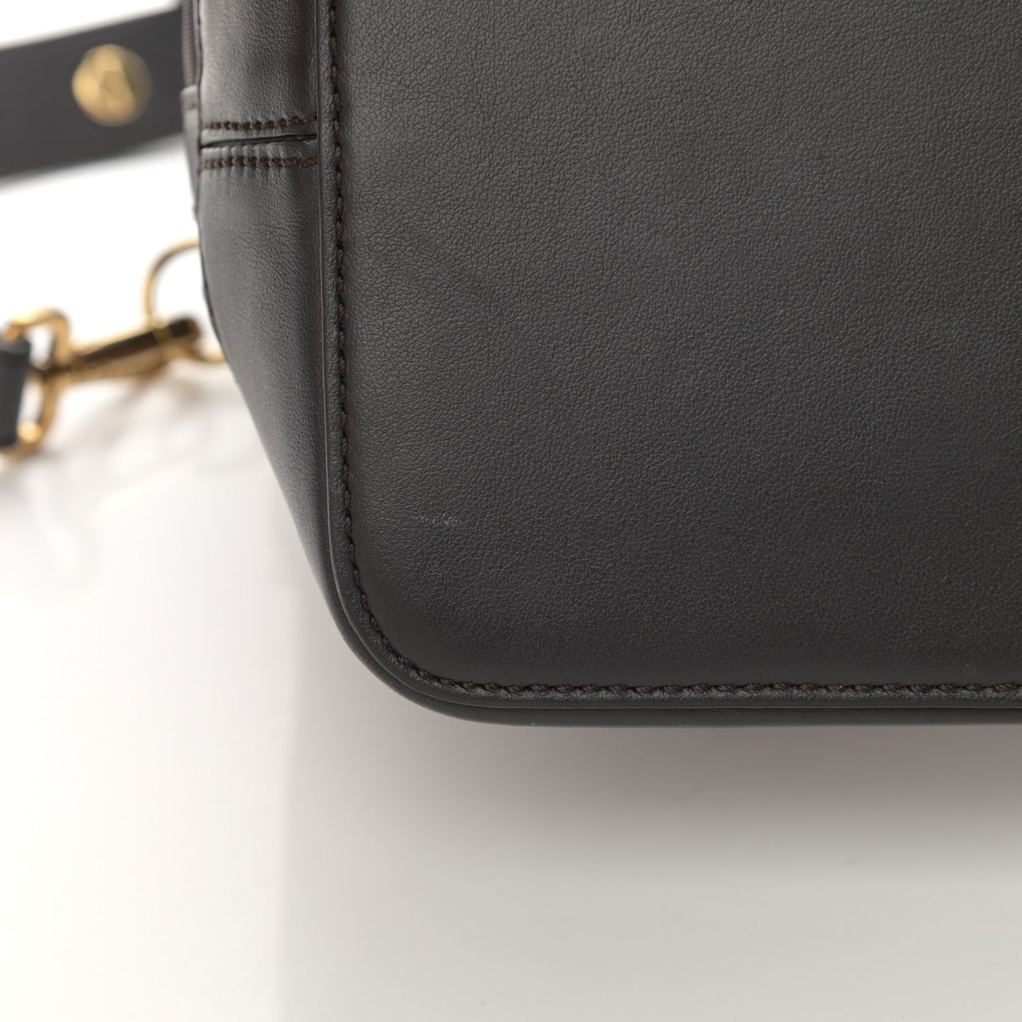 Mesh Vitello Grace F is Fendi FF 1974 Grande Mon Tresor Bucket Bag Marrone Black Ebano