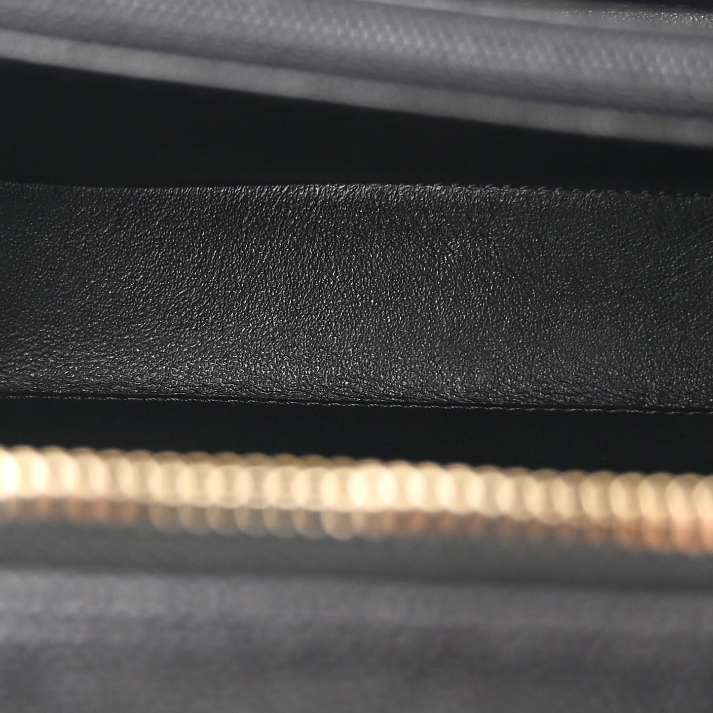Caviar Quilted Medium CC Filigree Vanity Case Black
