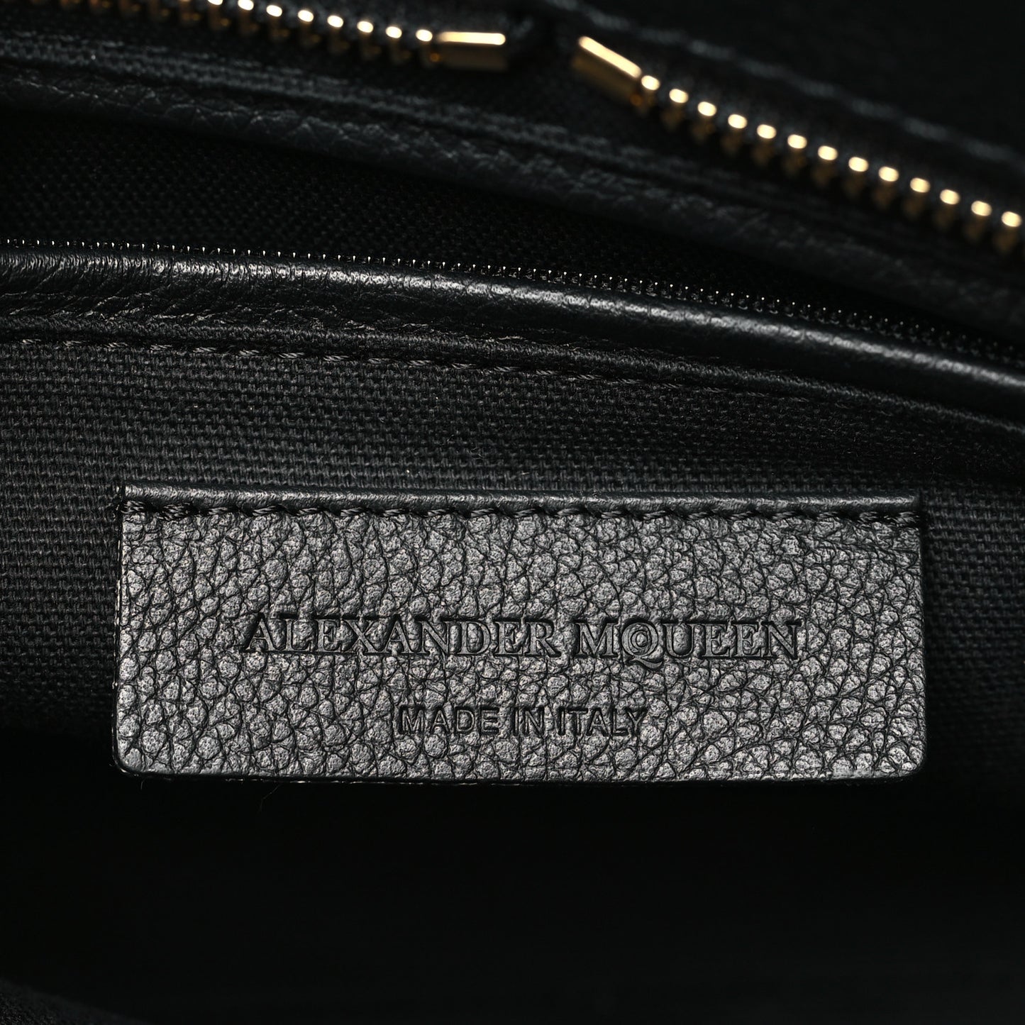 Pebbled Calfskin Small Skull Padlock Zip Around Tote Black