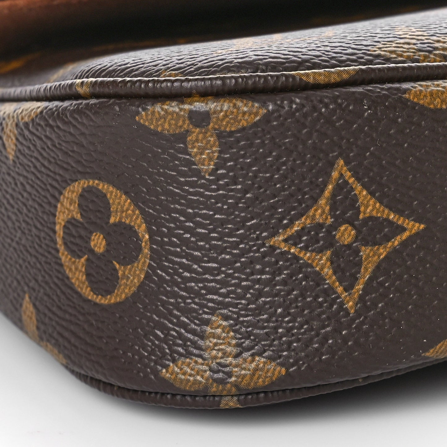 Monogram Ivy Wallet On Chain