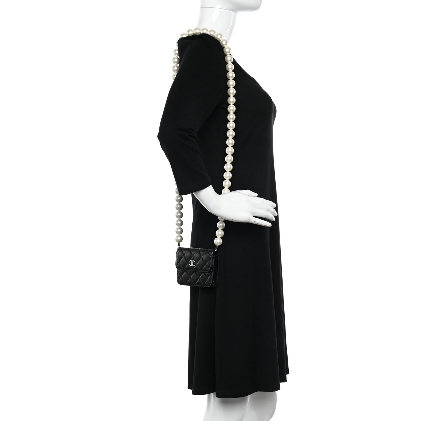 Calfskin Quilted Maxi Pearls Card Holder Flap With Chain Black